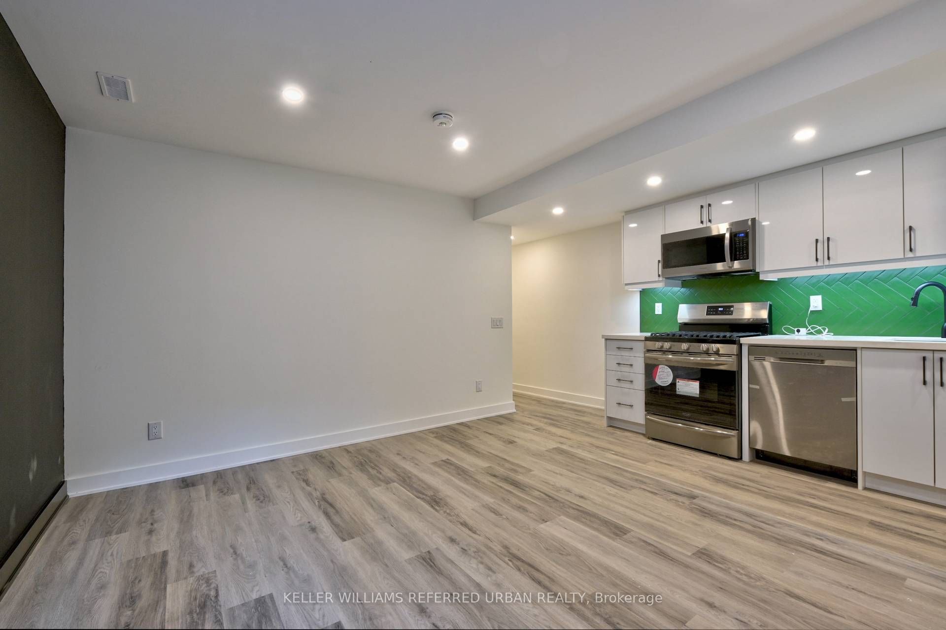 653 Manning Avenue 1, Toronto, ON M6G 2W2 photo 3
