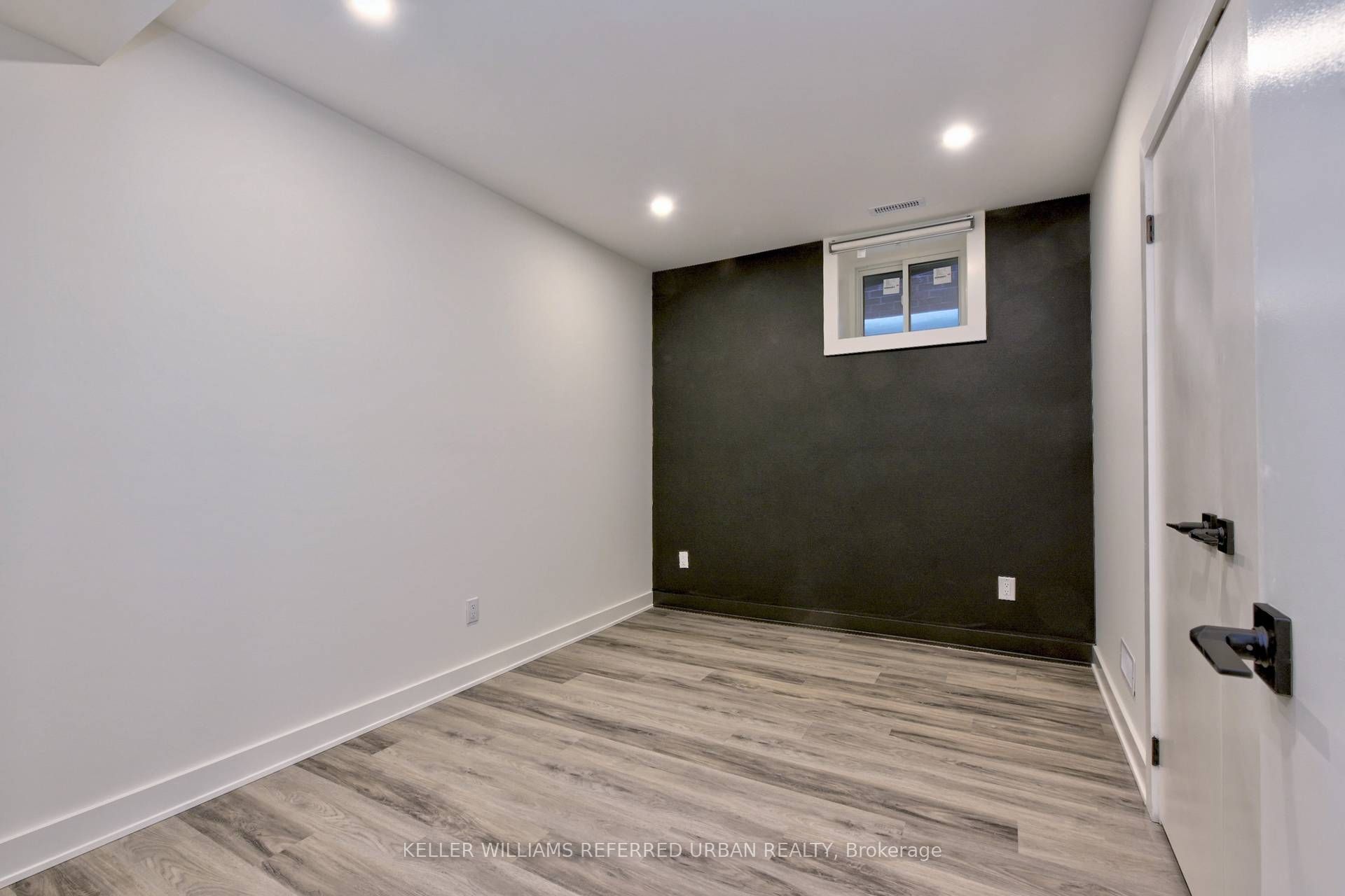 653 Manning Avenue 1, Toronto, ON M6G 2W2 photo 5