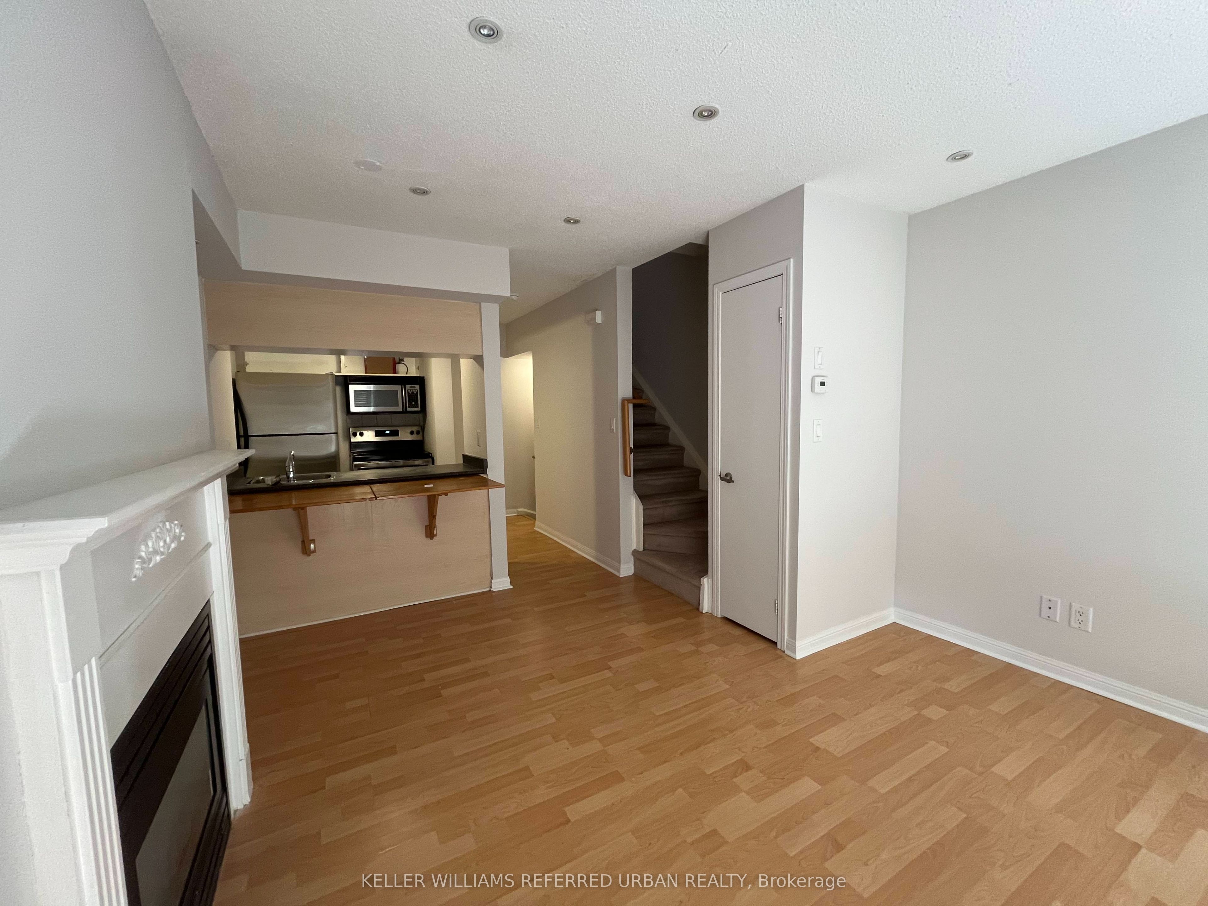 3 Everson Drive 105, Toronto, ON M2N 7C2 photo 4