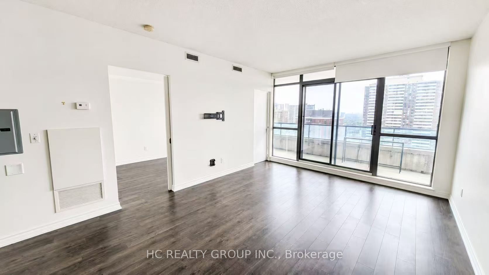 285 Mutual Street 1905, Toronto, ON M4Y 3C5 photo 2
