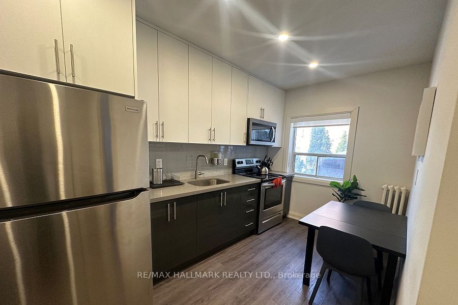 595 St Clair Avenue W 4, Toronto, ON M6C 1A3 photo 3