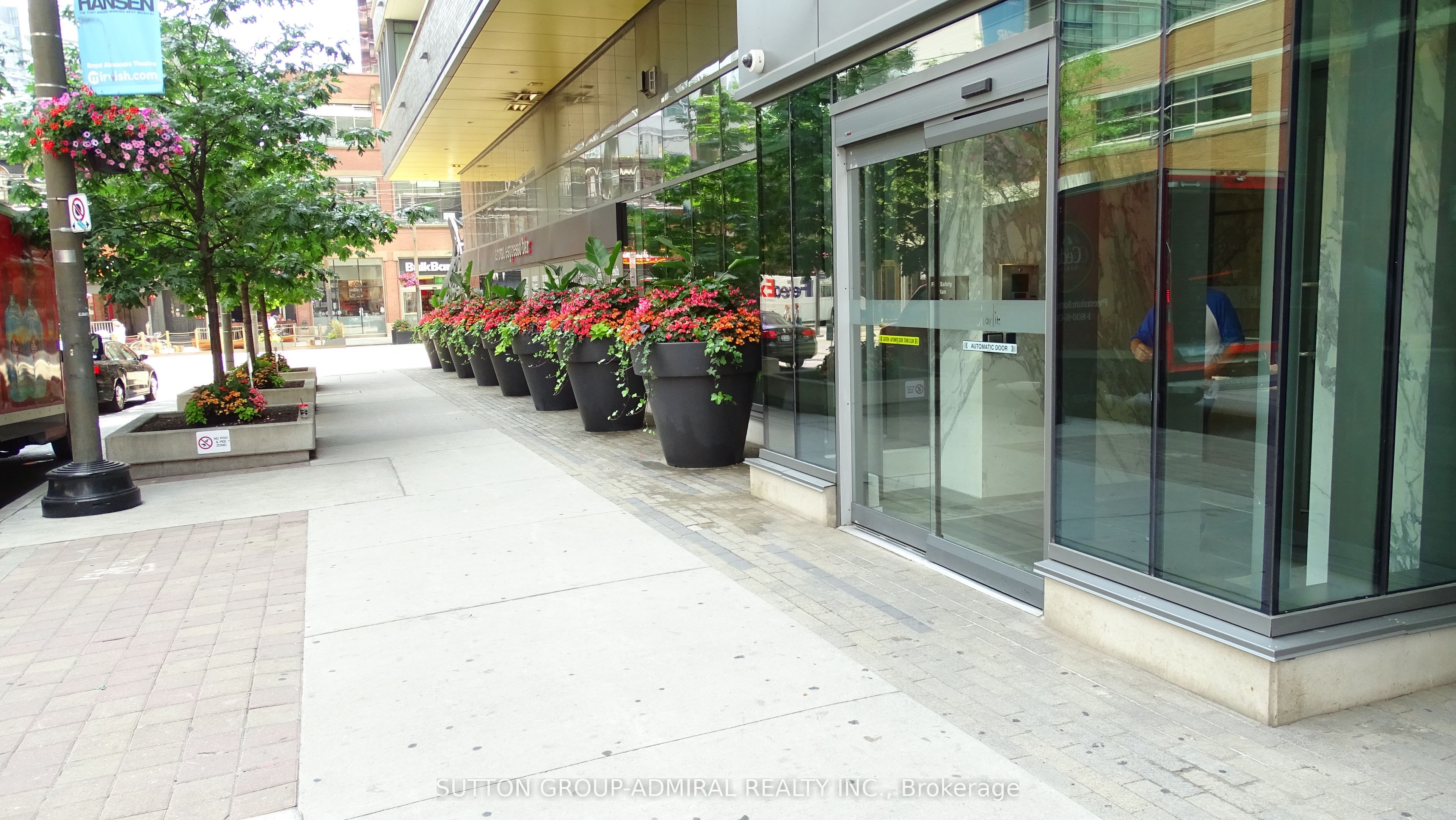 8 Charlotte Street 2508, Toronto, ON M5V 0K4 photo 2