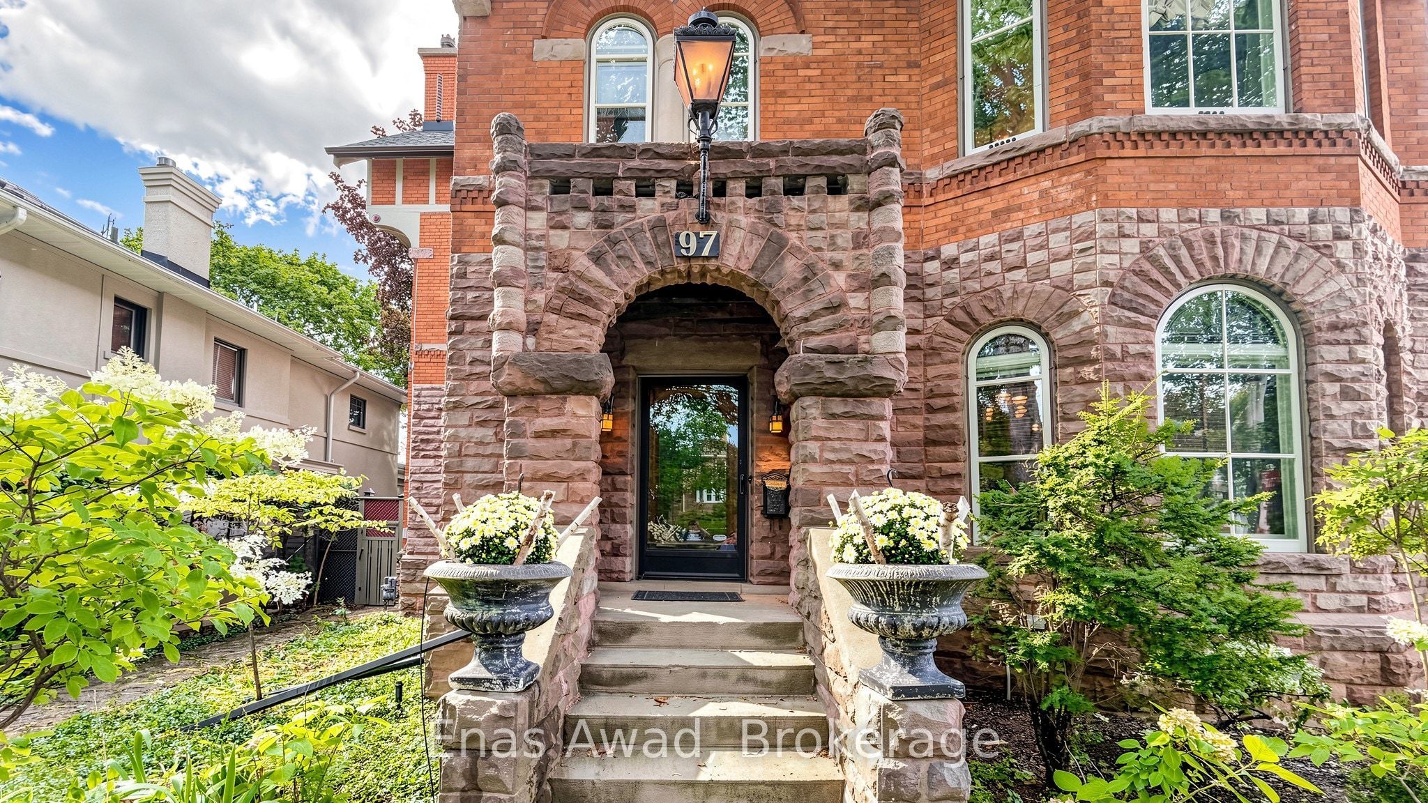 97 Glengrove Avenue W, Toronto, ON M4R 1N8 photo 2