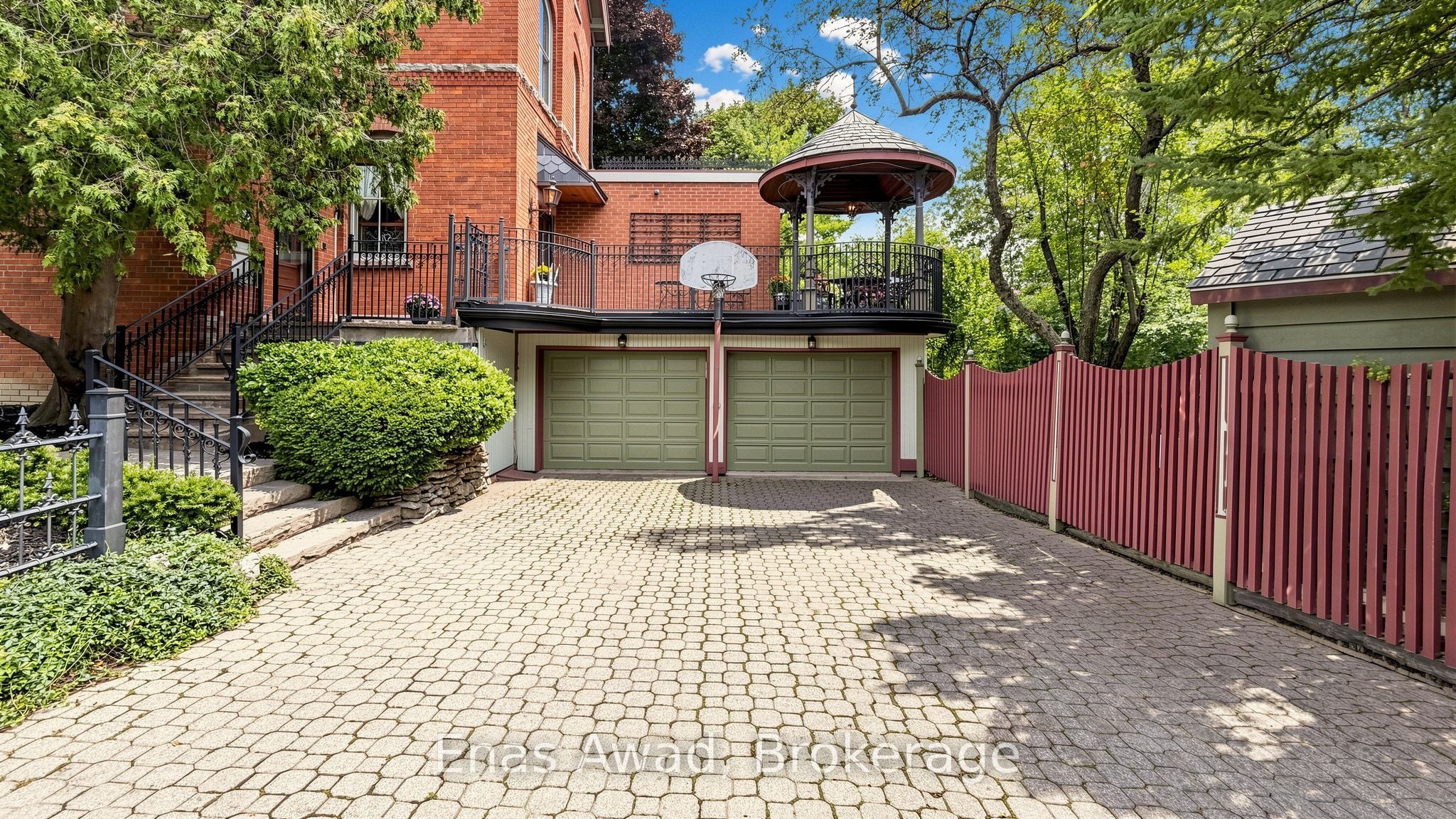 97 Glengrove Avenue W, Toronto, ON M4R 1N8 photo 5