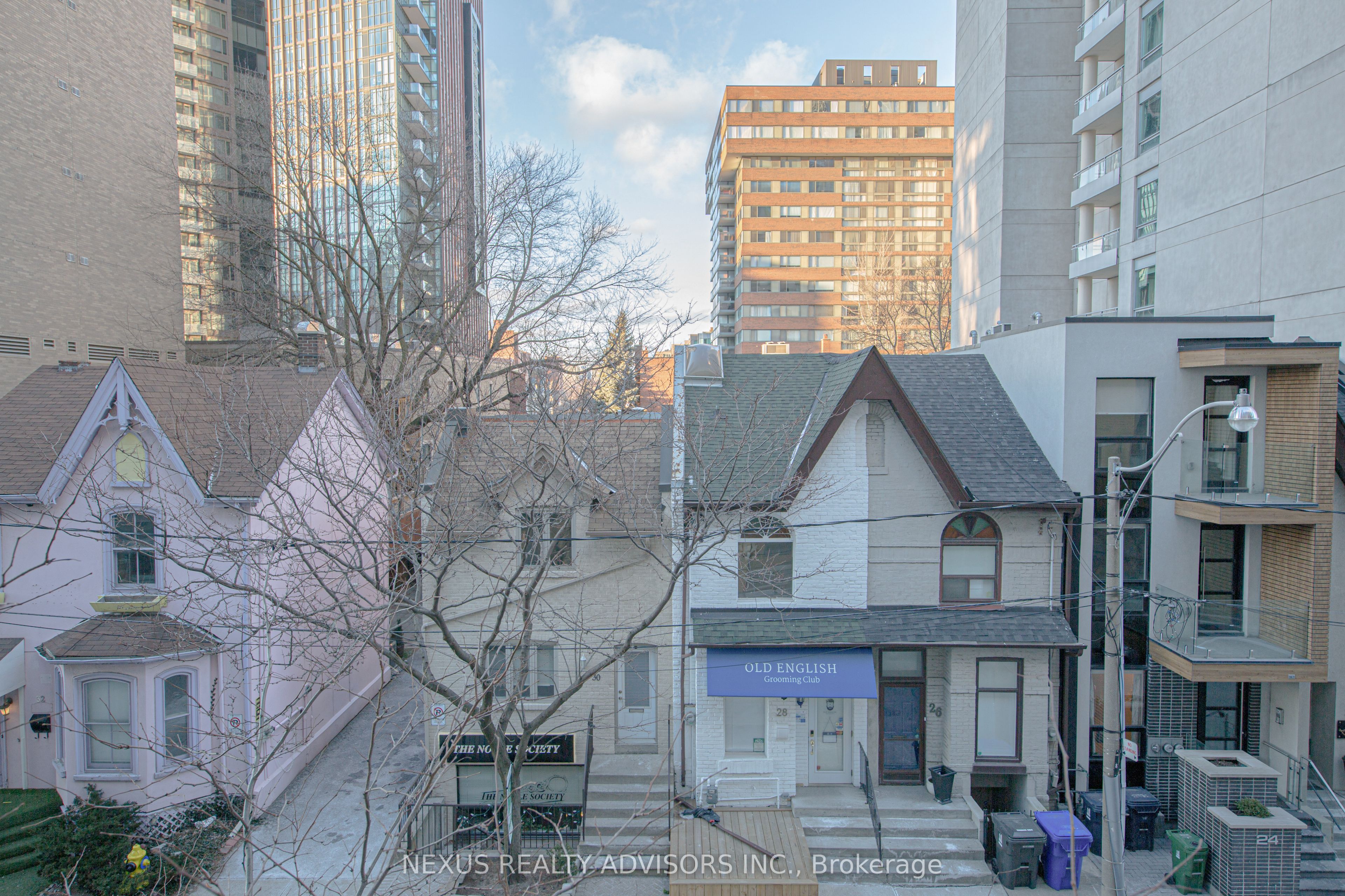 21 Scollard Street 313, Toronto, ON M5R 1G1