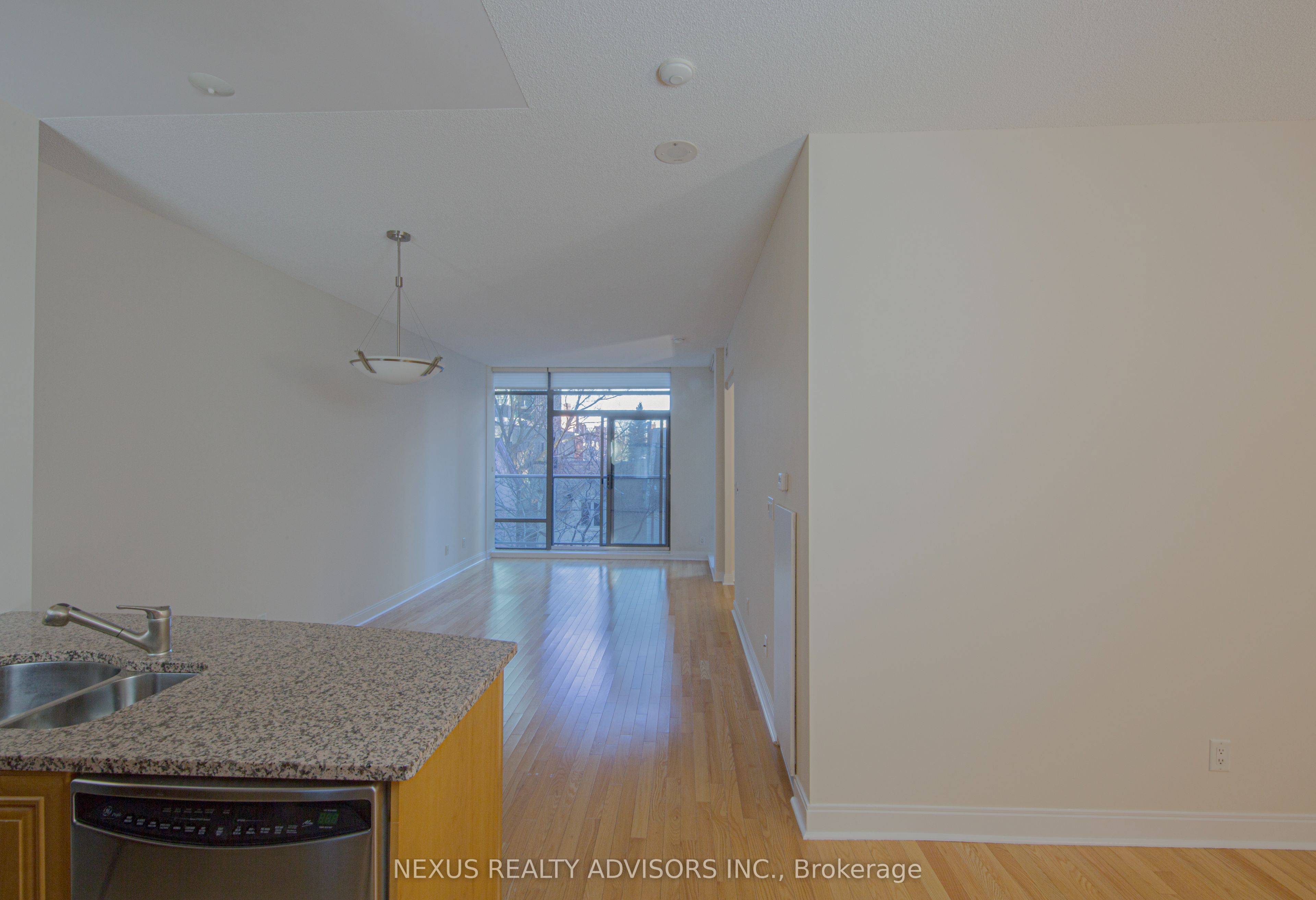 21 Scollard Street 313, Toronto, ON M5R 1G1 photo 4