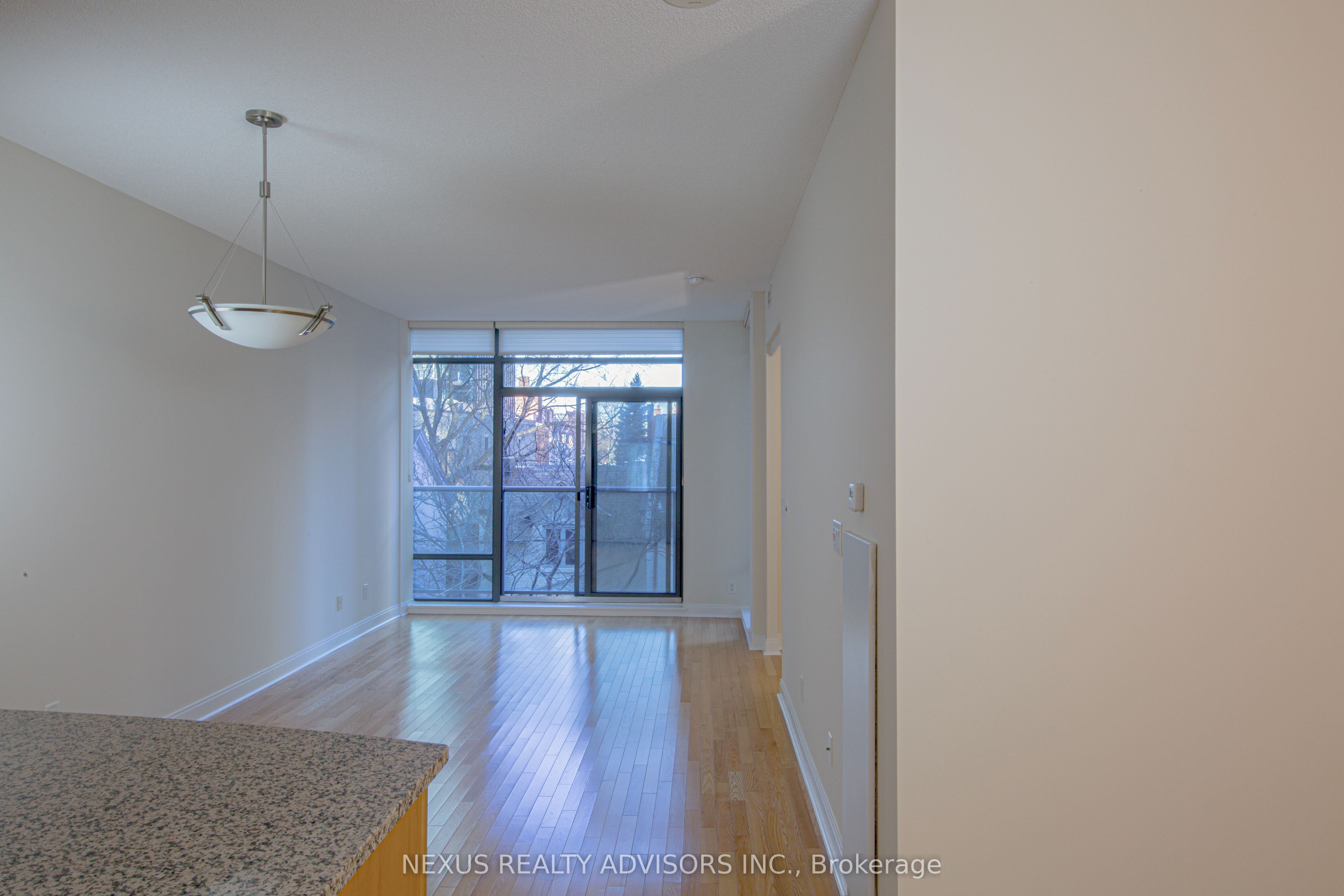 21 Scollard Street 313, Toronto, ON M5R 1G1 photo 5