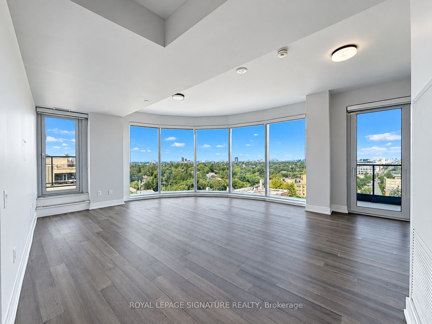 2525 Bathurst Street 1205, Toronto, ON M6B 2Y9 photo 2