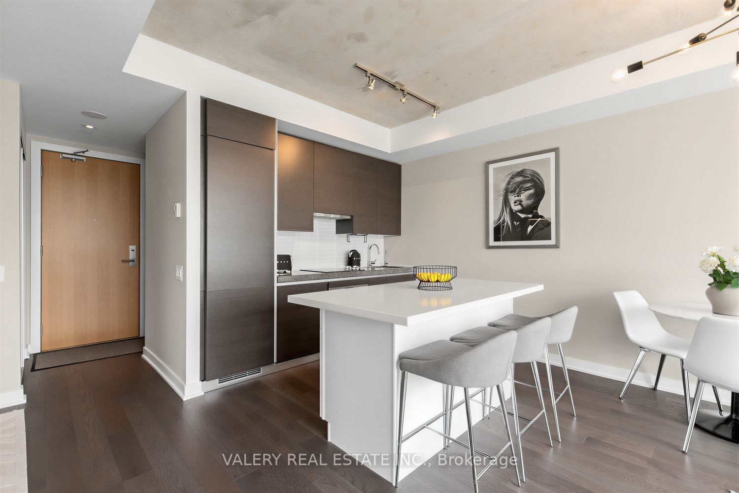 629 King Street W 1022, Toronto, ON M5V 0G9 photo 4