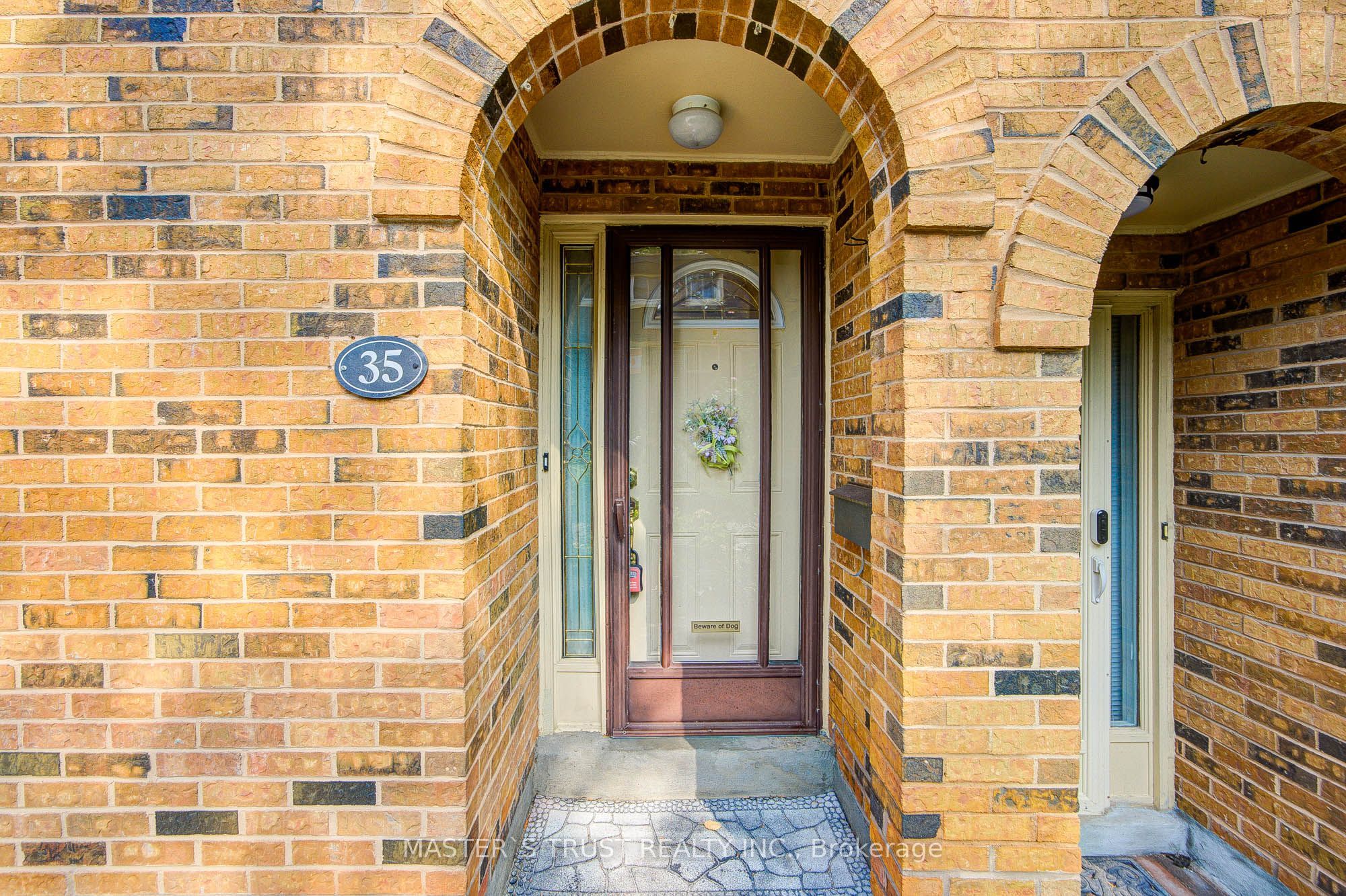35 Bards Walkway, Toronto, ON M2J 4T8 photo 2