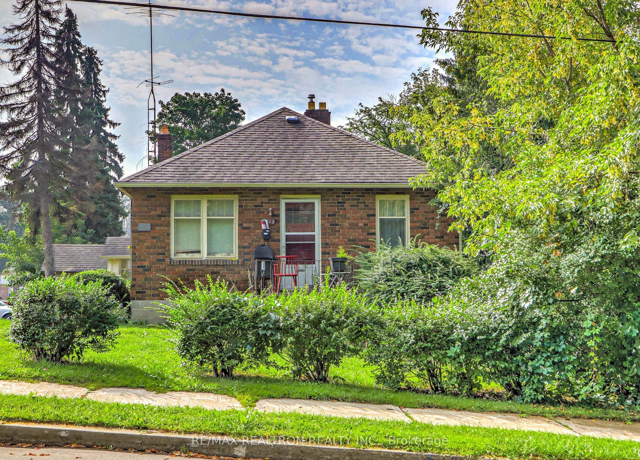 143 Harlandale Avenue, Toronto, ON M2N 1P5 photo 3