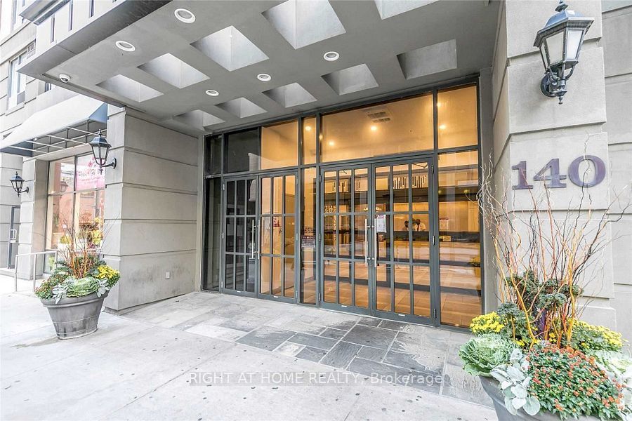140 Simcoe Street 301, Toronto, ON M5H 4E9 photo 2