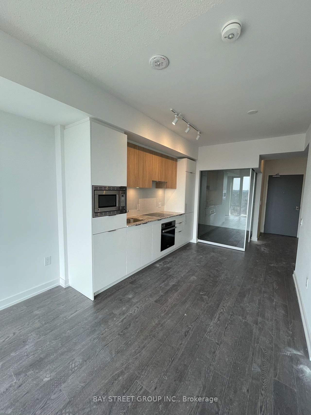20 O'Neill Road, Toronto, ON M3C 0R2 photo 3