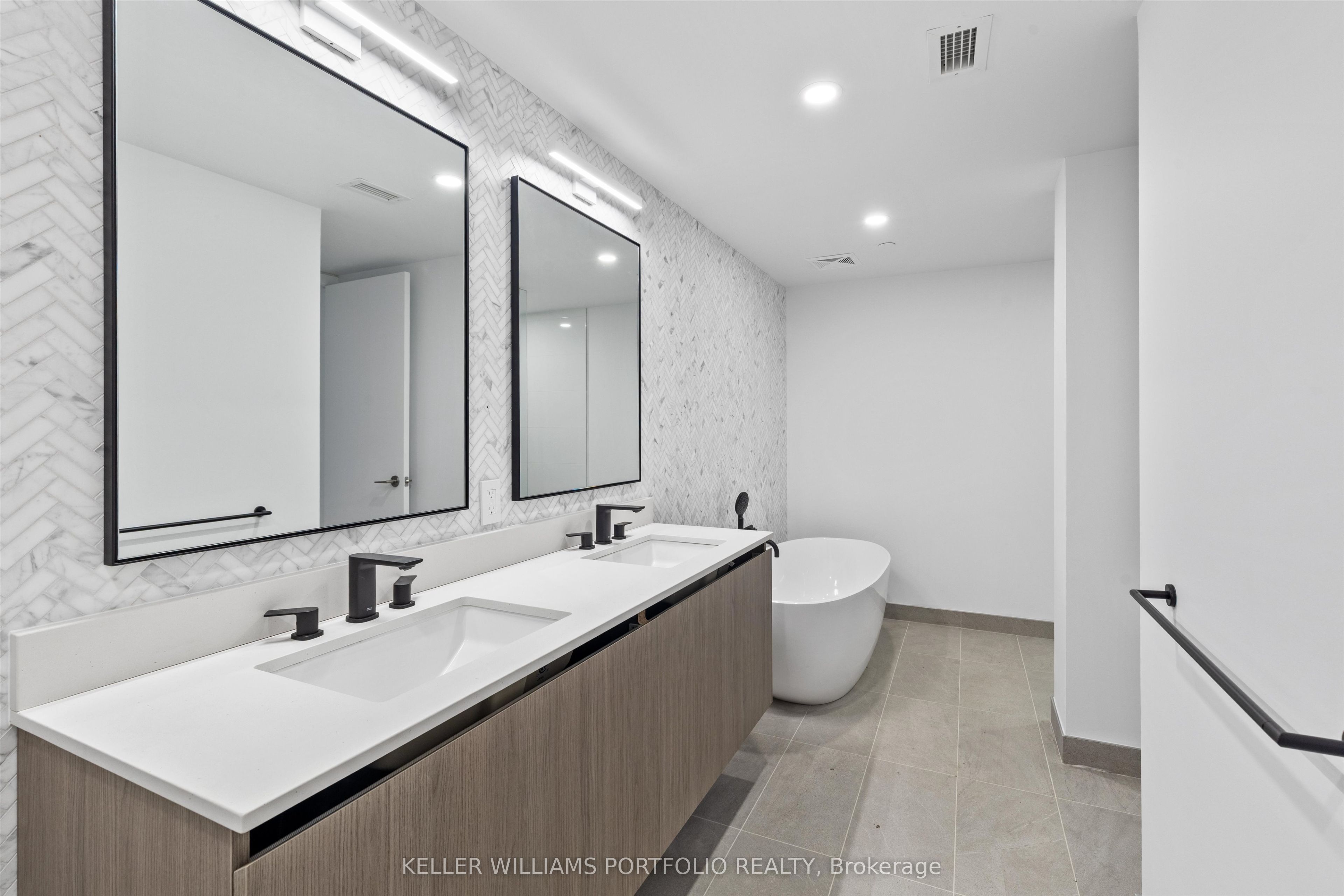 1720 Bayview Avenue TH09, Toronto, ON M4G 3C4 photo 4