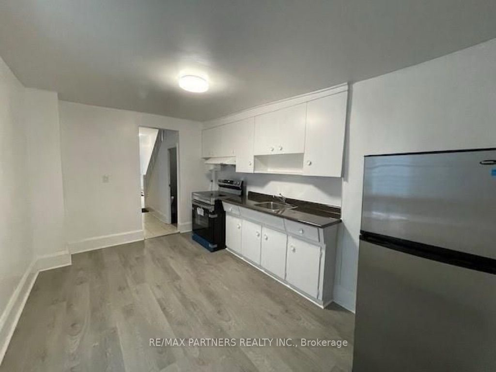 7 Henry Street, Toronto, ON M5T 1W9 photo 5