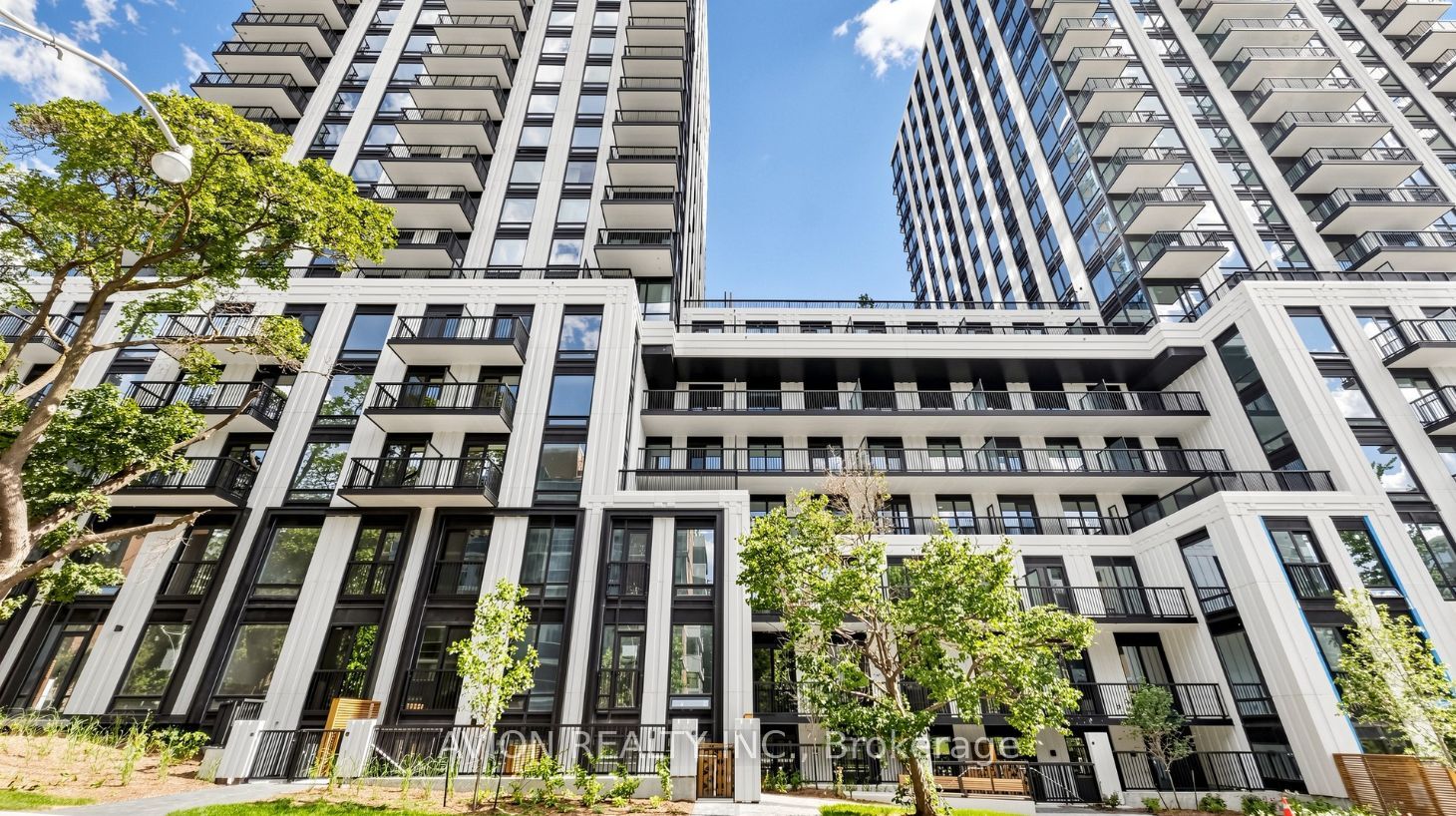 89 MontClair Avenue 1016, Toronto, ON M5P 0A9