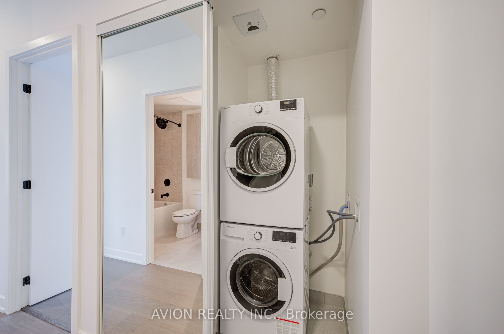 89 MontClair Avenue 1016, Toronto, ON M5P 0A9 photo 5