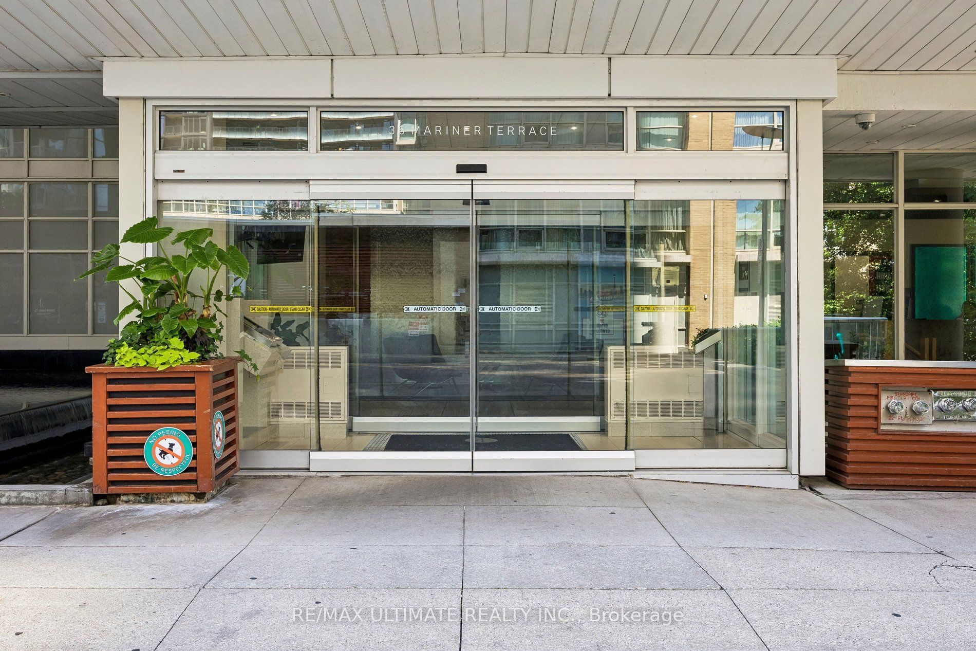 35 Mariner Terrace 1812, Toronto, ON M5V 3V9 photo 3