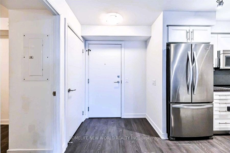 525 Adelaide Street W 719, Toronto, ON M5V 1T6 photo 3