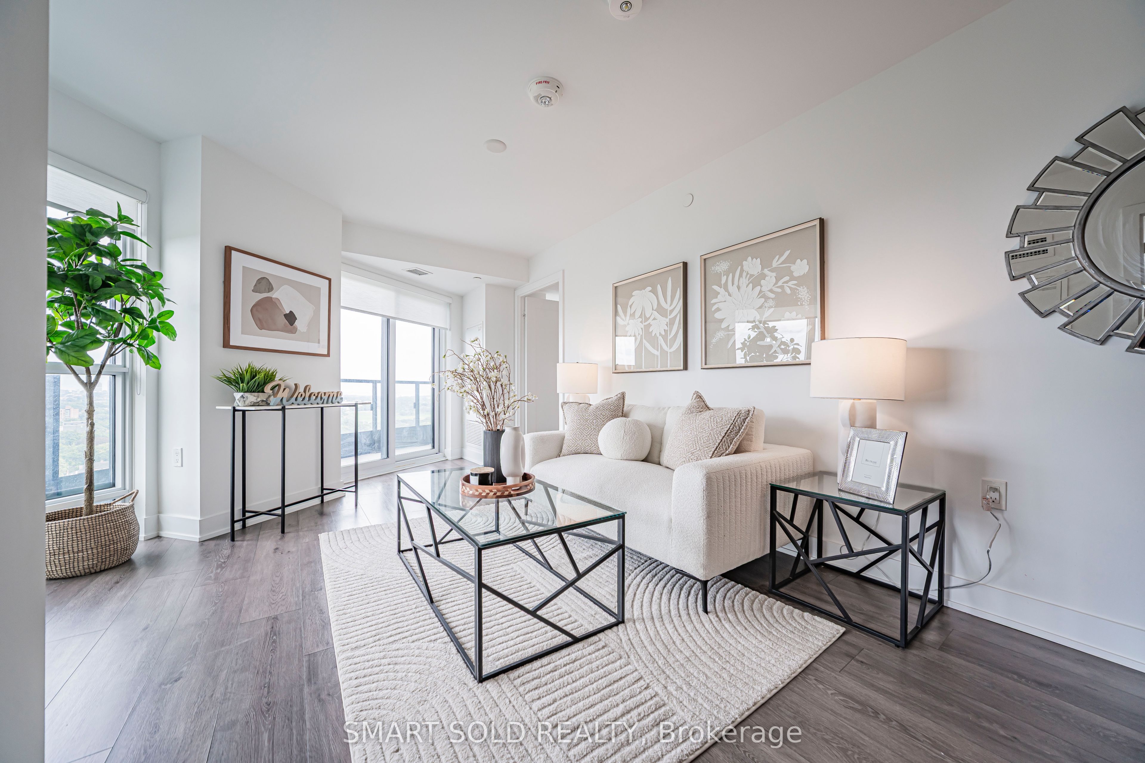 585 Bloor Street E 2017, Toronto, ON M6G 1K5 photo 2