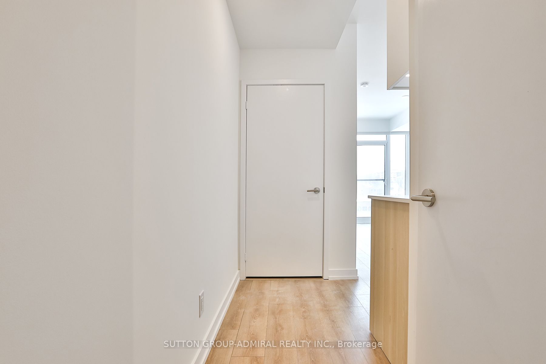500 Dupont Street 608, Toronto, ON M6G 1Y7 photo 4