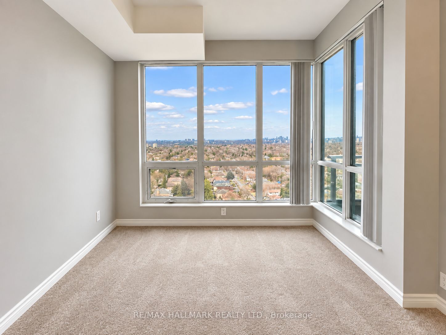 18 Holmes Avenue 1901, Toronto, ON M2N 0E1 photo 4