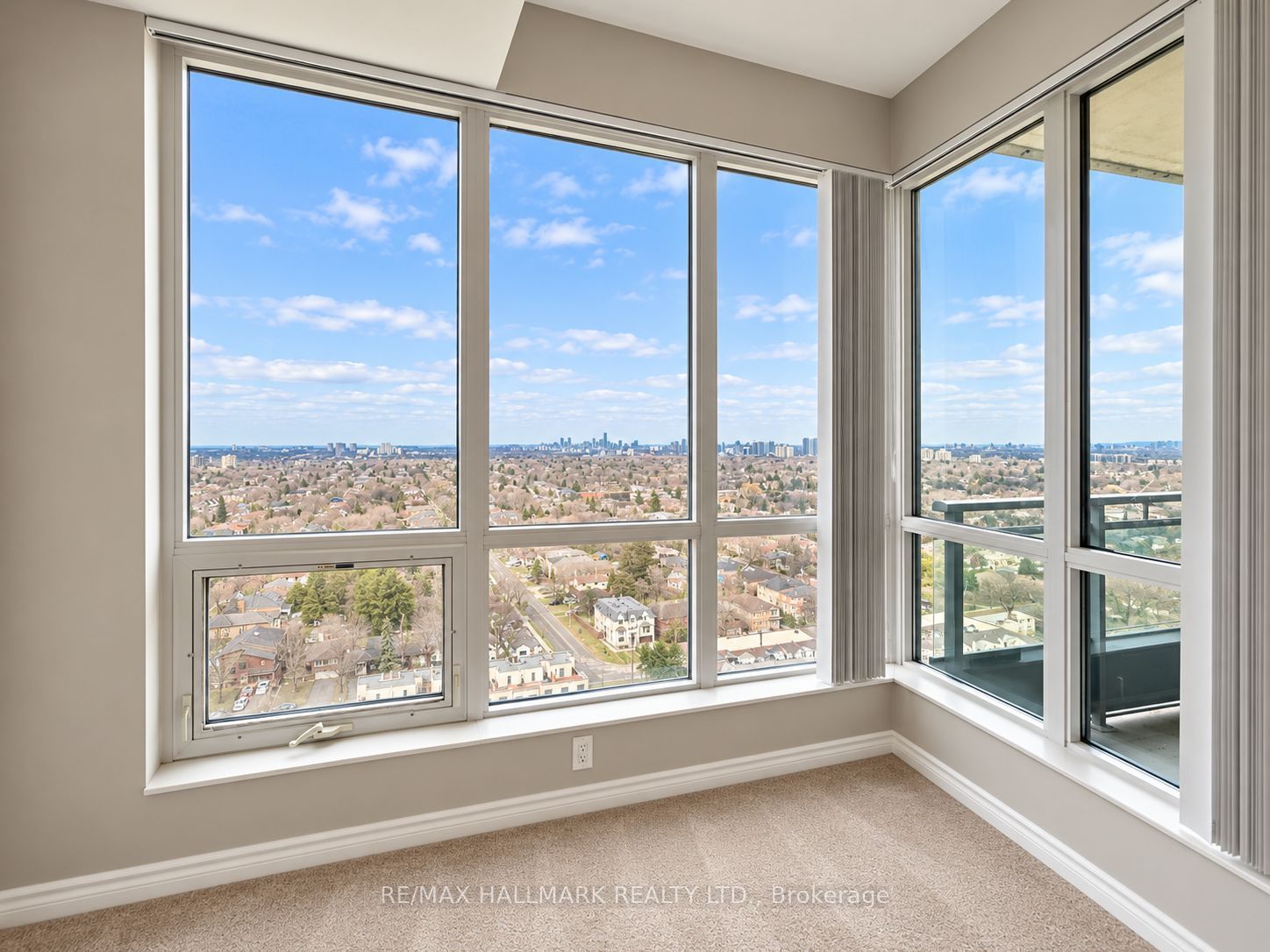 18 Holmes Avenue 1901, Toronto, ON M2N 0E1 photo 5