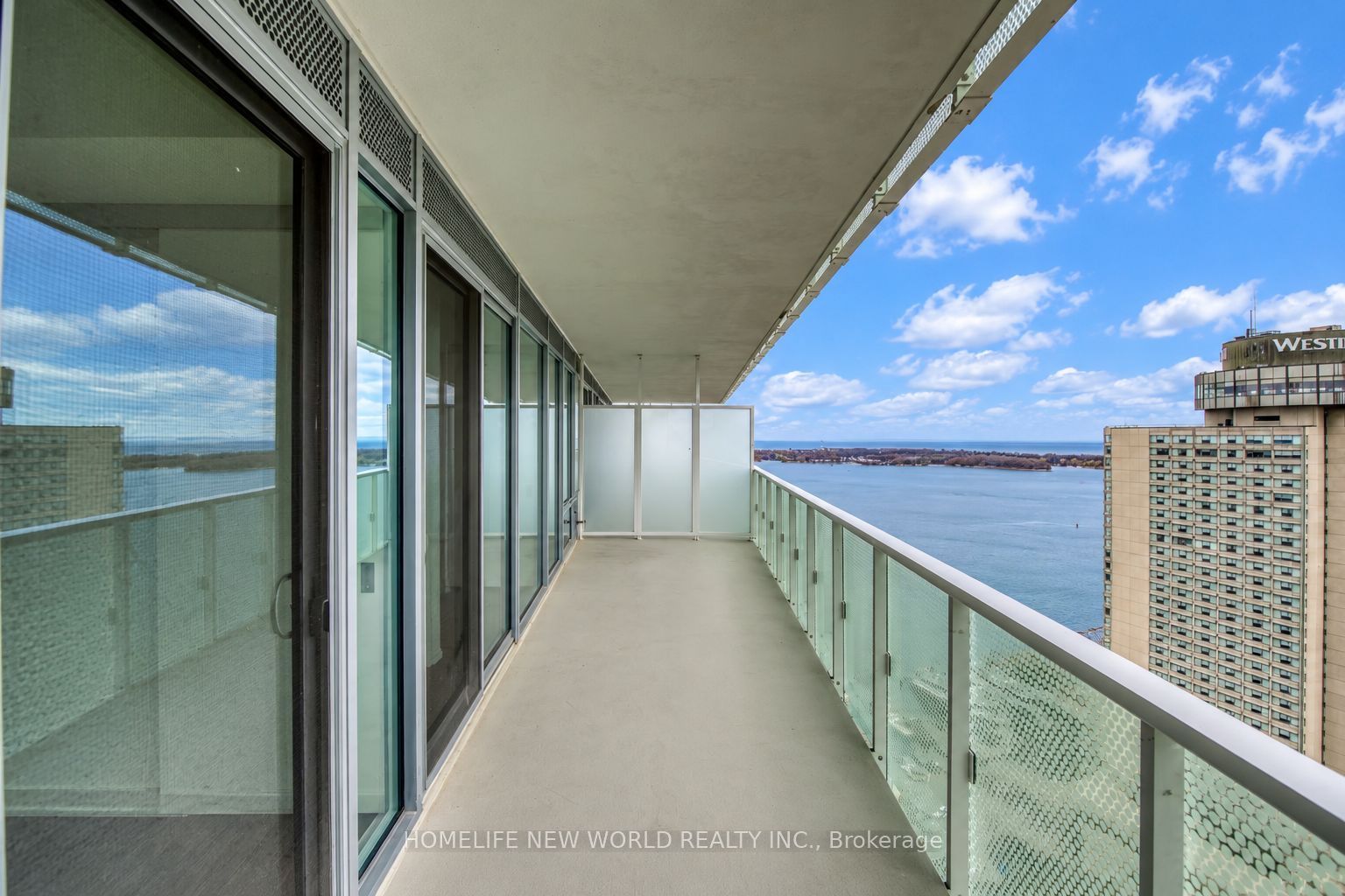 15 Queens Quay E 3204, Toronto, ON M5E 0C5 photo 3