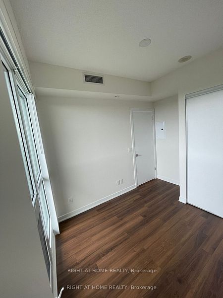60 Berwick Avenue 1305, Toronto, ON M5P 0A3 photo 4