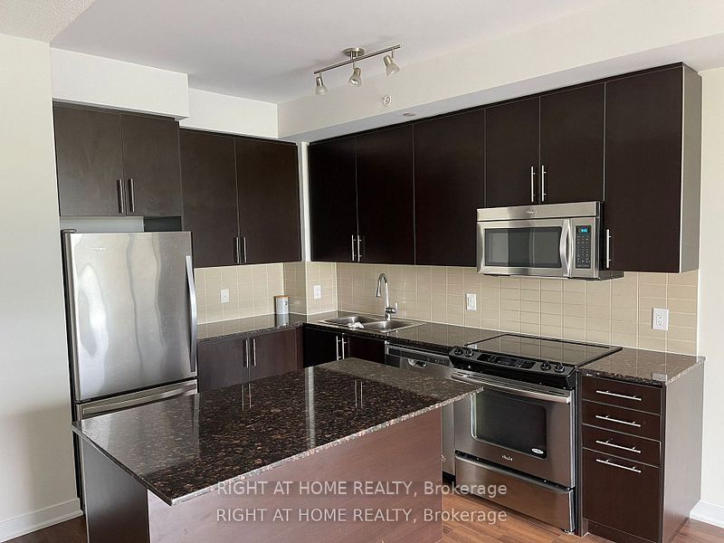 60 Berwick Avenue 1305, Toronto, ON M5P 0A3 photo 5