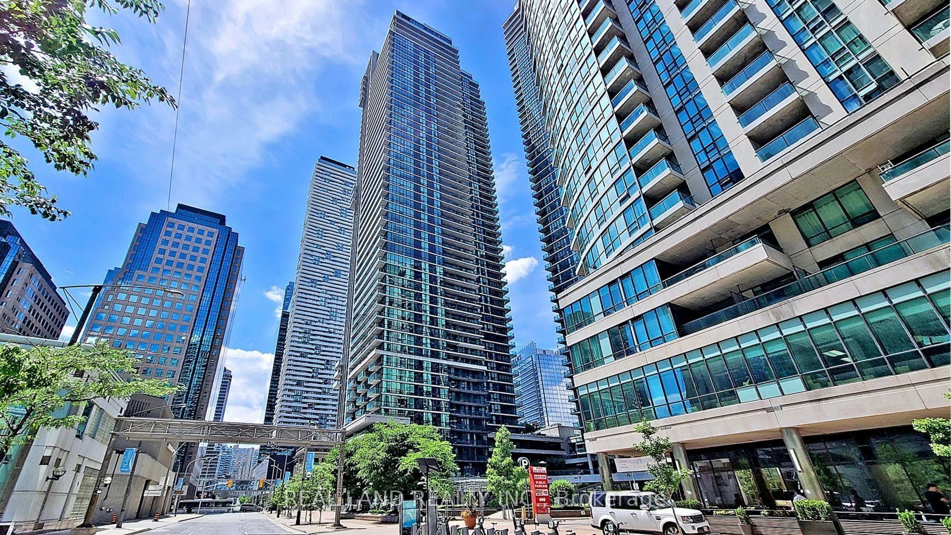 33 Bay Street 1908, Toronto, ON M5J 2Z3