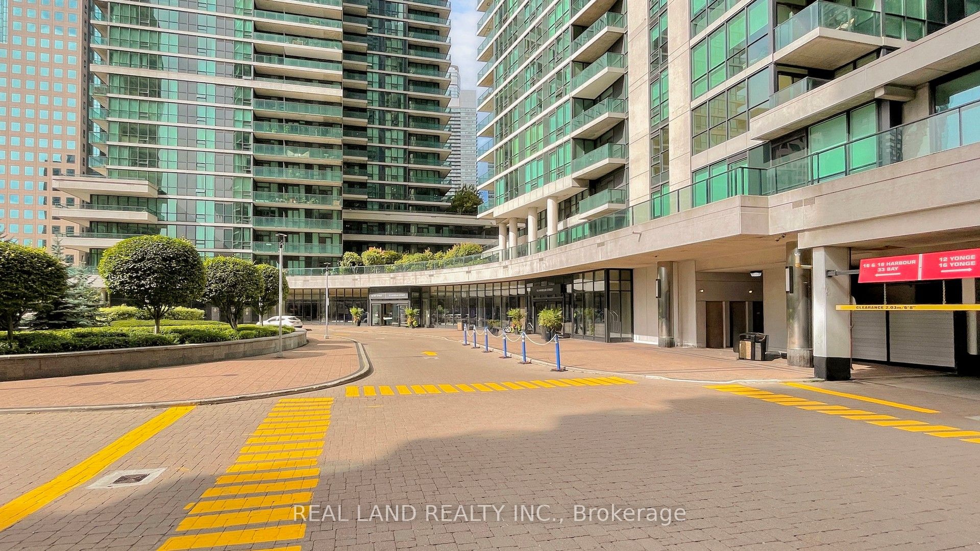 33 Bay Street 1908, Toronto, ON M5J 2Z3 photo 2