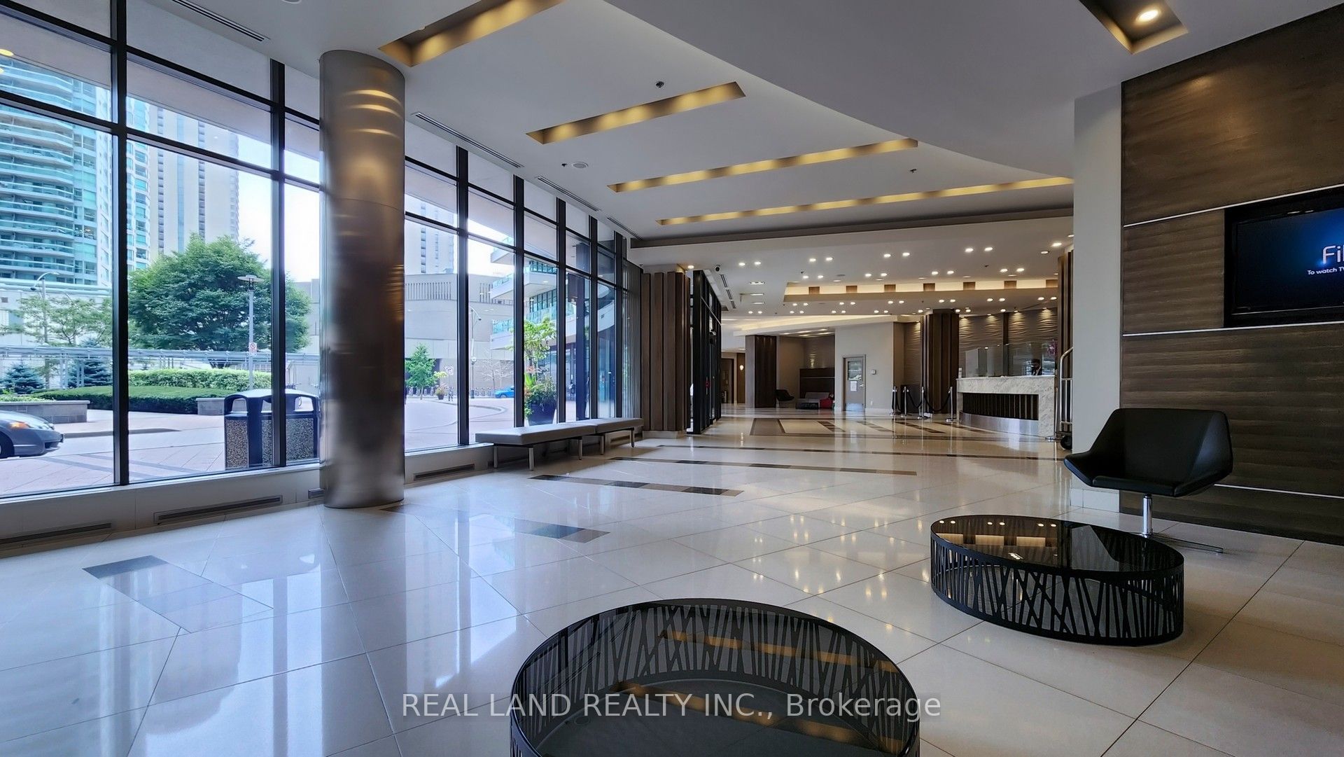 33 Bay Street 1908, Toronto, ON M5J 2Z3 photo 5