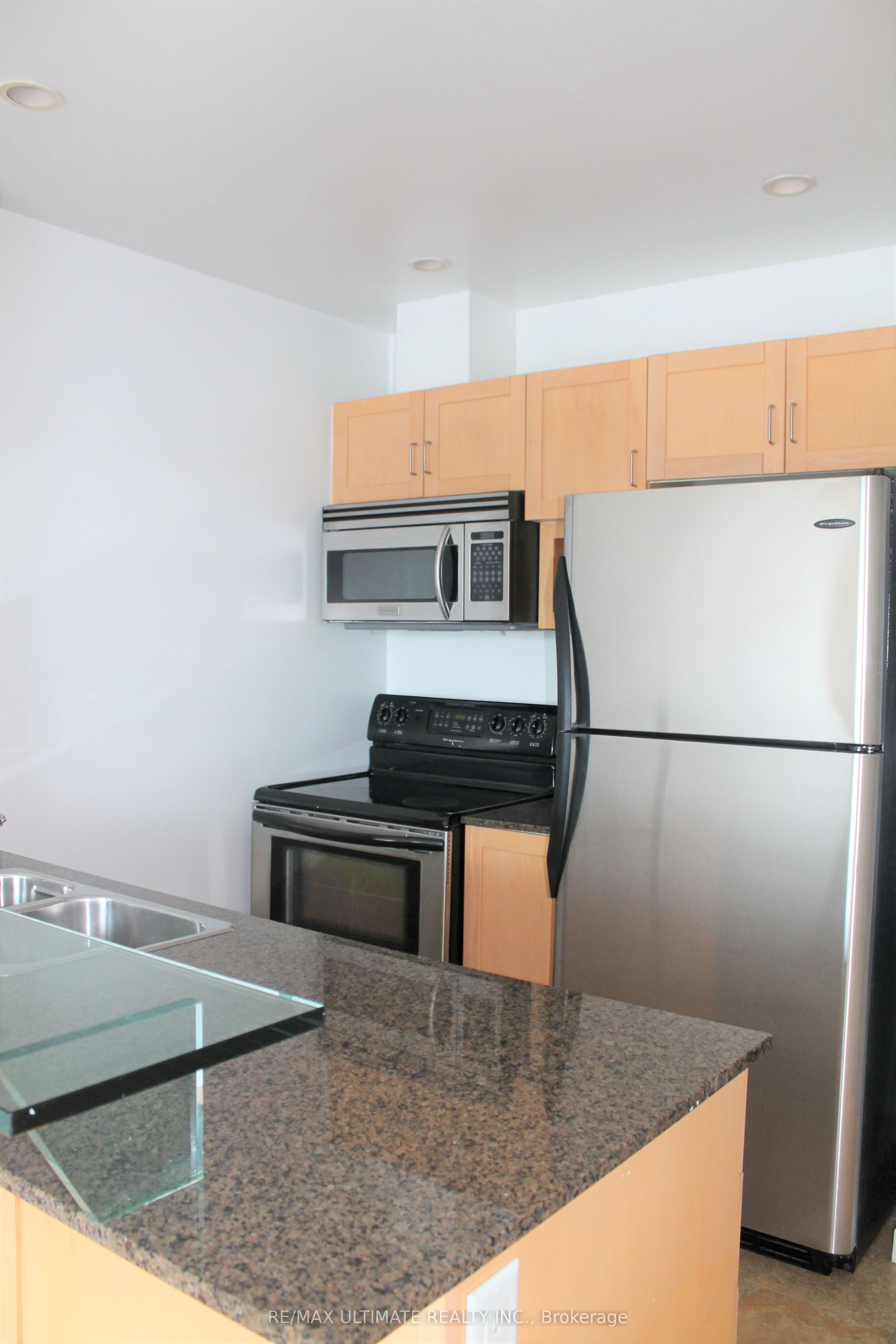 218 Queens Quay W 307, Toronto, ON M5J 2Y6 photo 2
