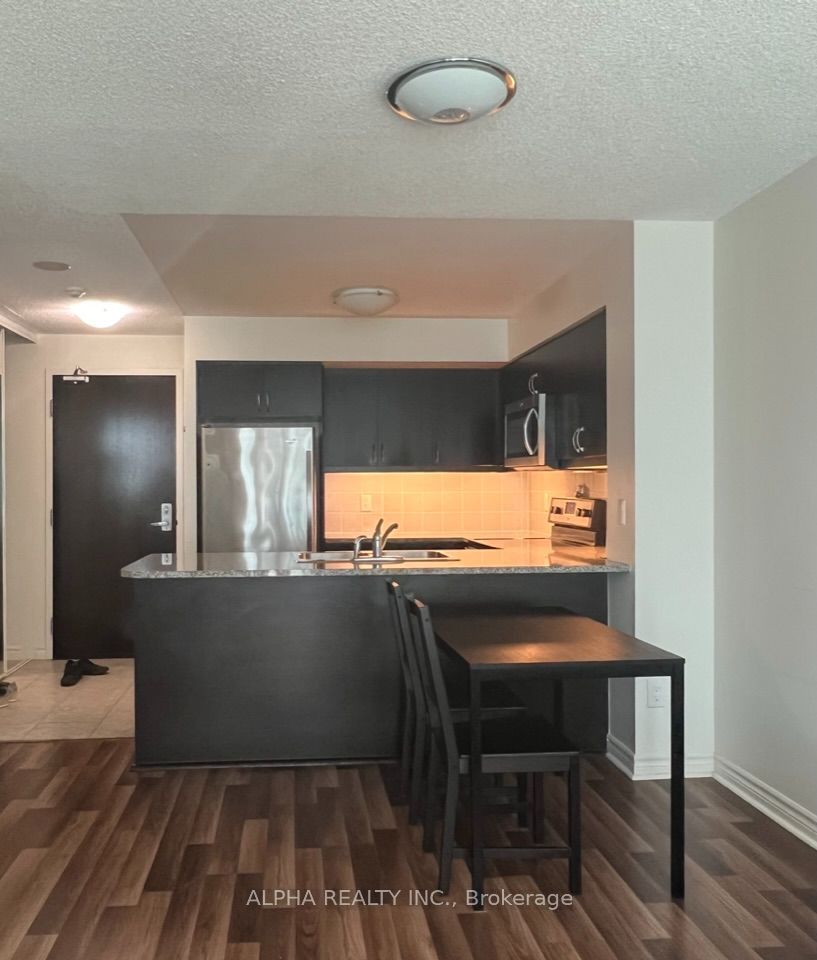 25 Lower Simcoe Street 1703, Toronto, ON M5J 3A1 photo 4