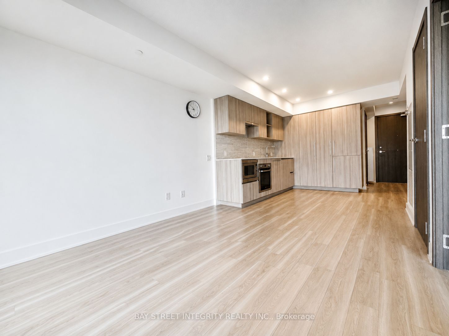 19 Bathurst Street 2001, Toronto, ON M5V 0N2 photo 5