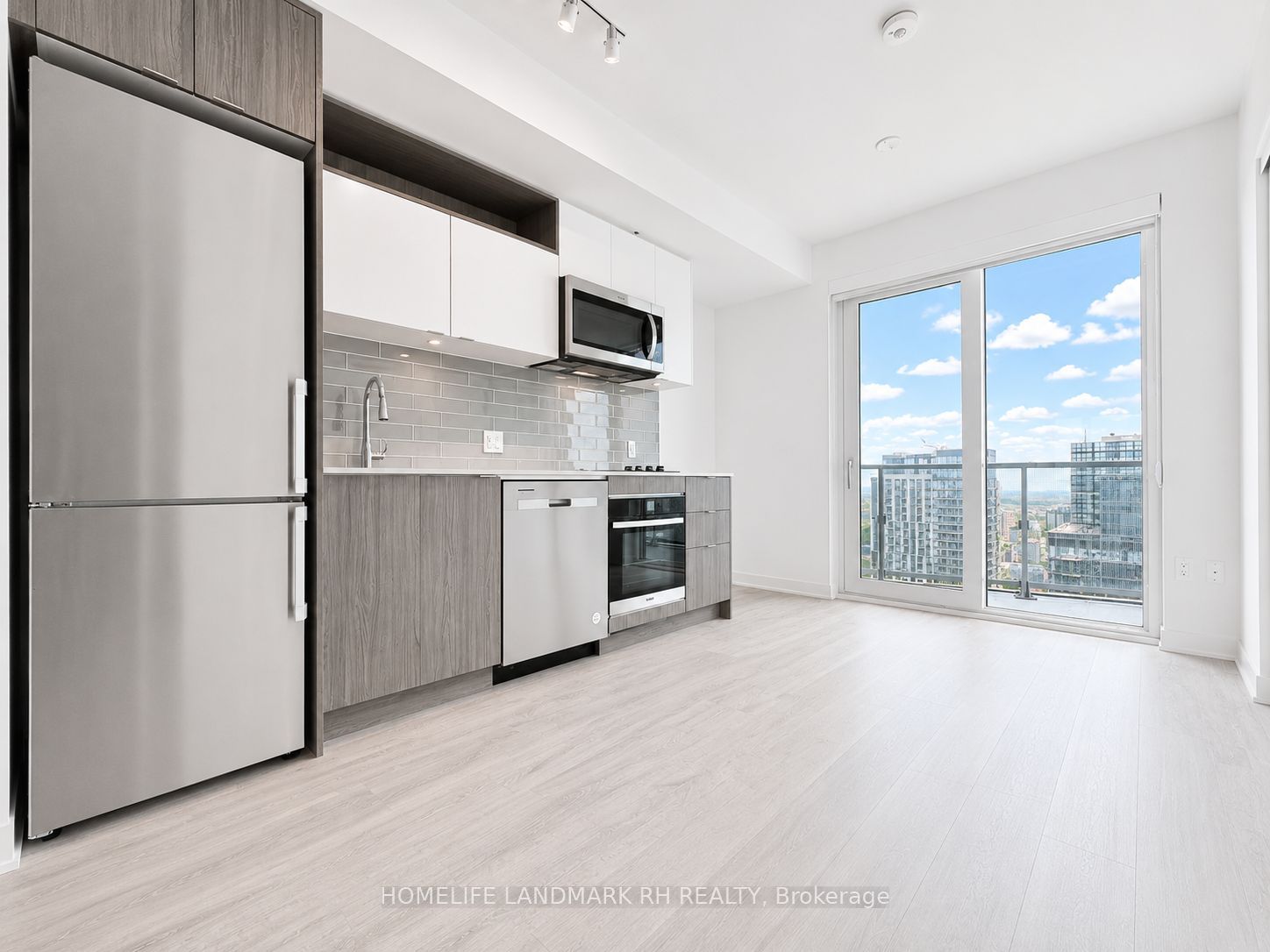 100 Dalhousie Street 4805, Toronto, ON M5B 0C7 photo 2