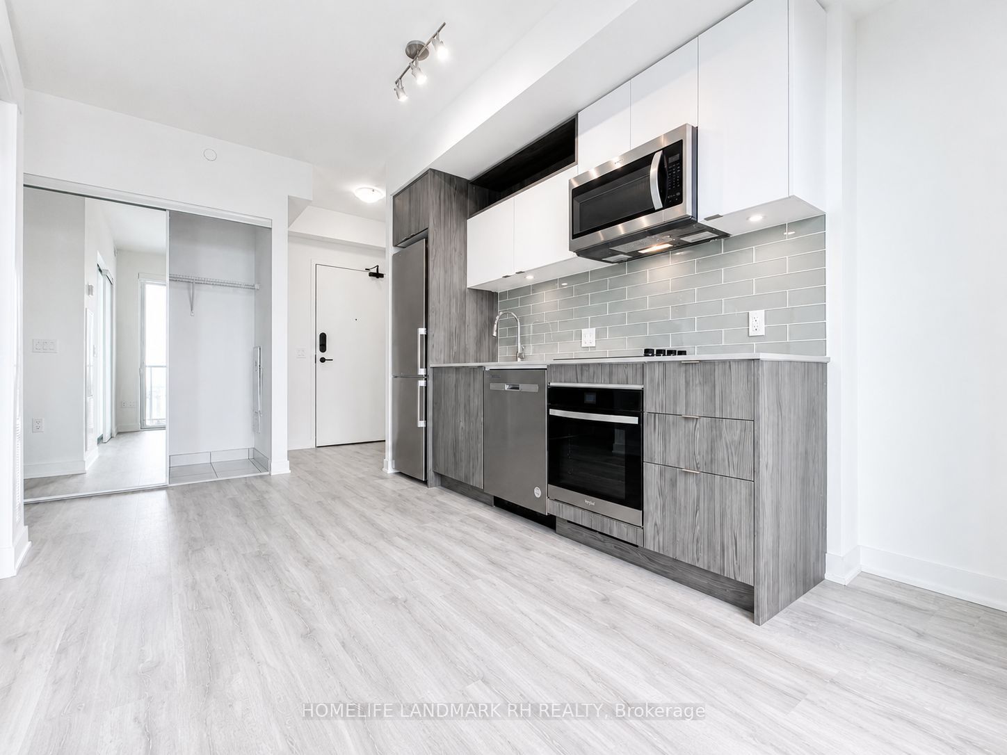100 Dalhousie Street 4805, Toronto, ON M5B 0C7 photo 4