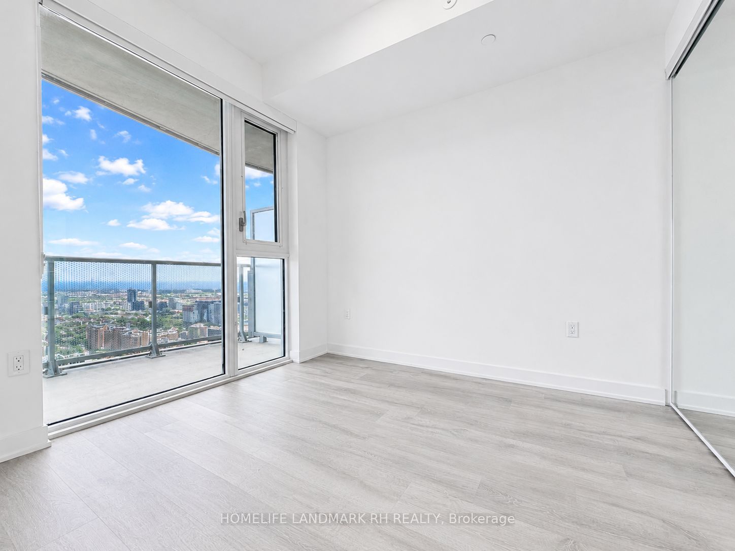 100 Dalhousie Street 4805, Toronto, ON M5B 0C7 photo 5