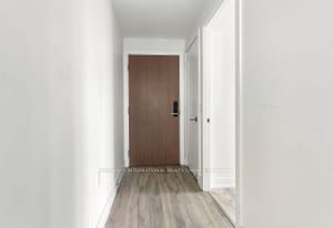 575 Bloor Street 2503, Toronto, ON M4W 0B2 photo 2