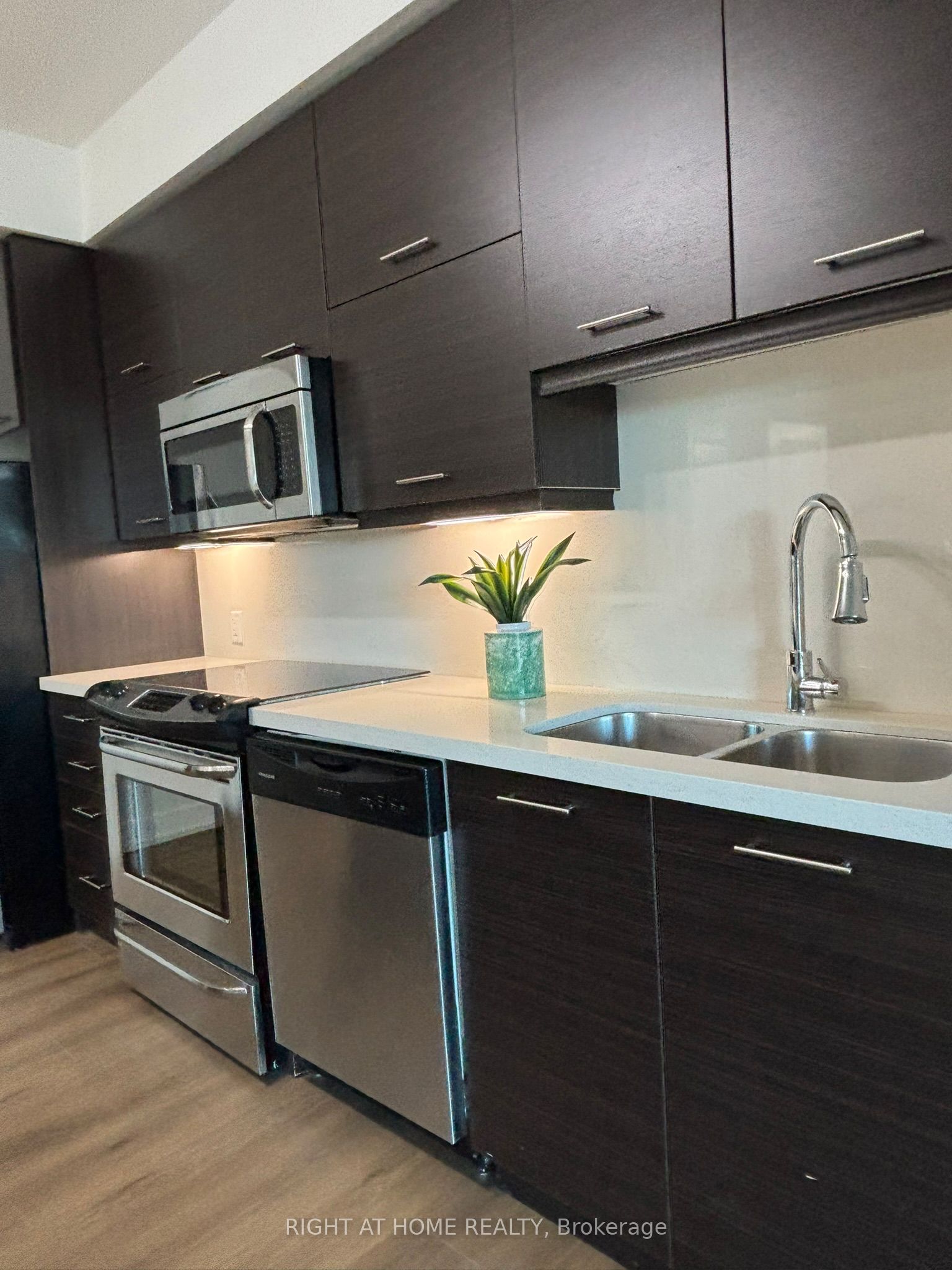 26 Norton Avenue 805, Toronto, ON M2N 0H6 photo 5