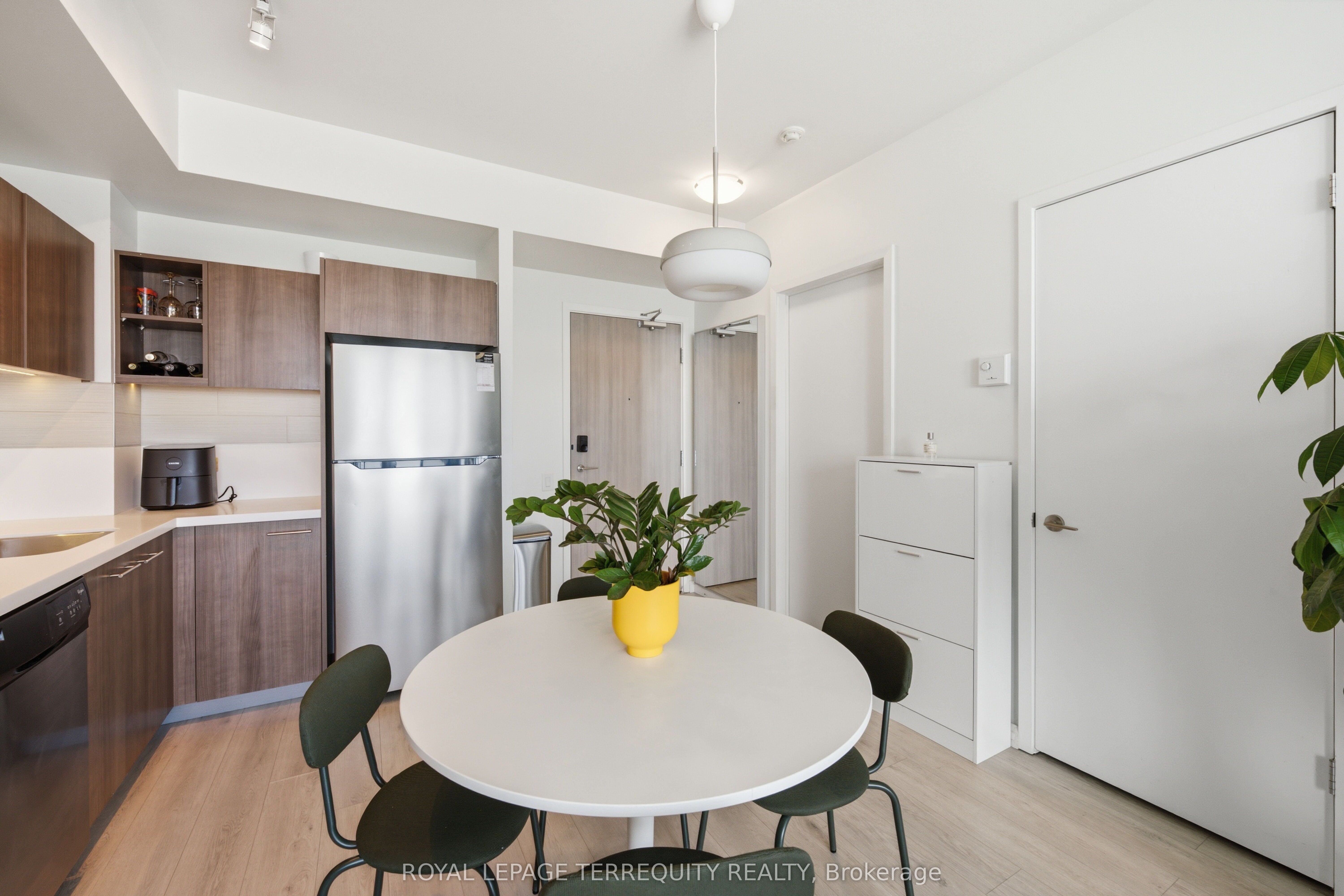 70 Distillery Lane 2107, Toronto, ON M5A 0E3 photo 2