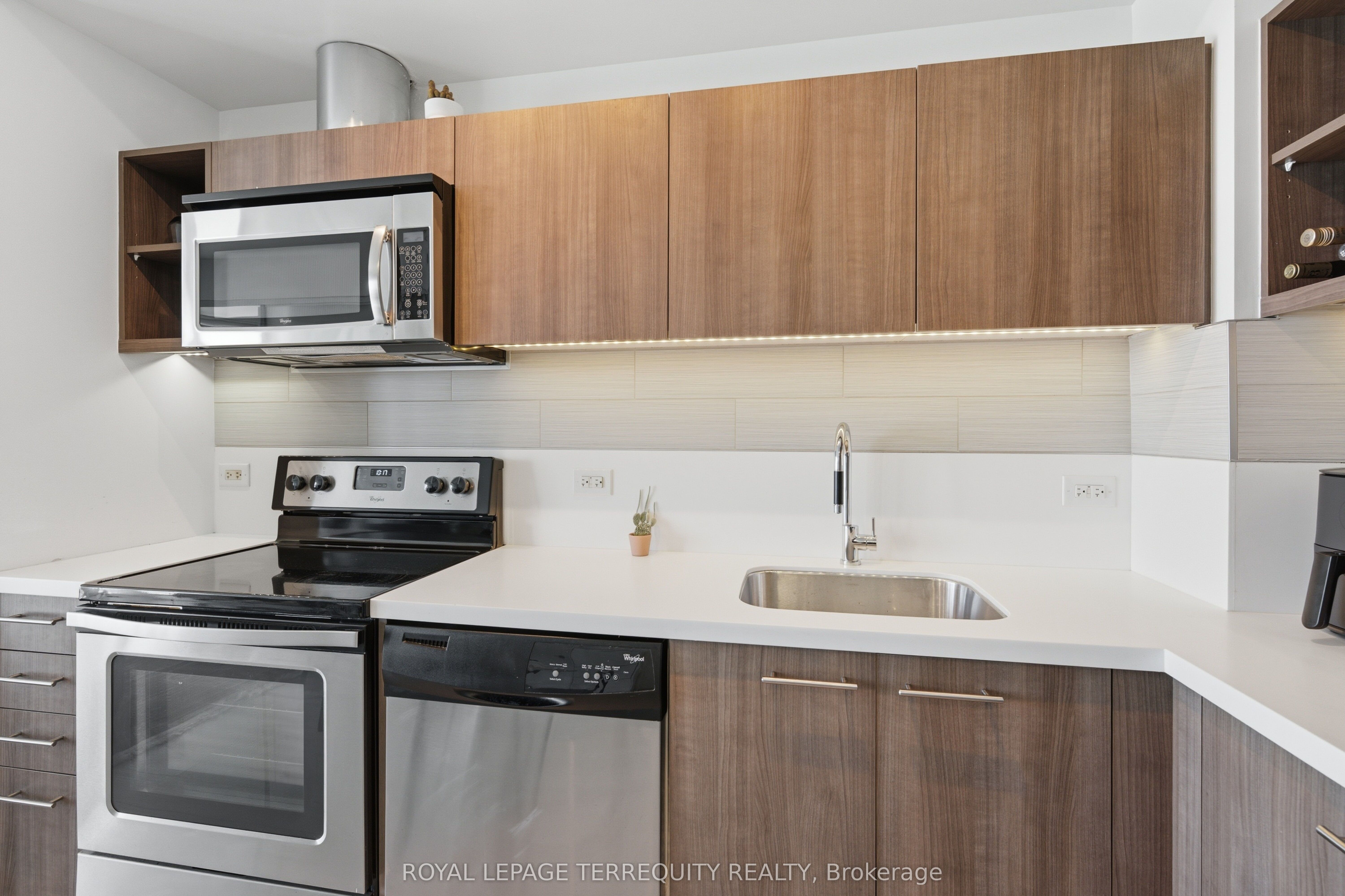 70 Distillery Lane 2107, Toronto, ON M5A 0E3 photo 4