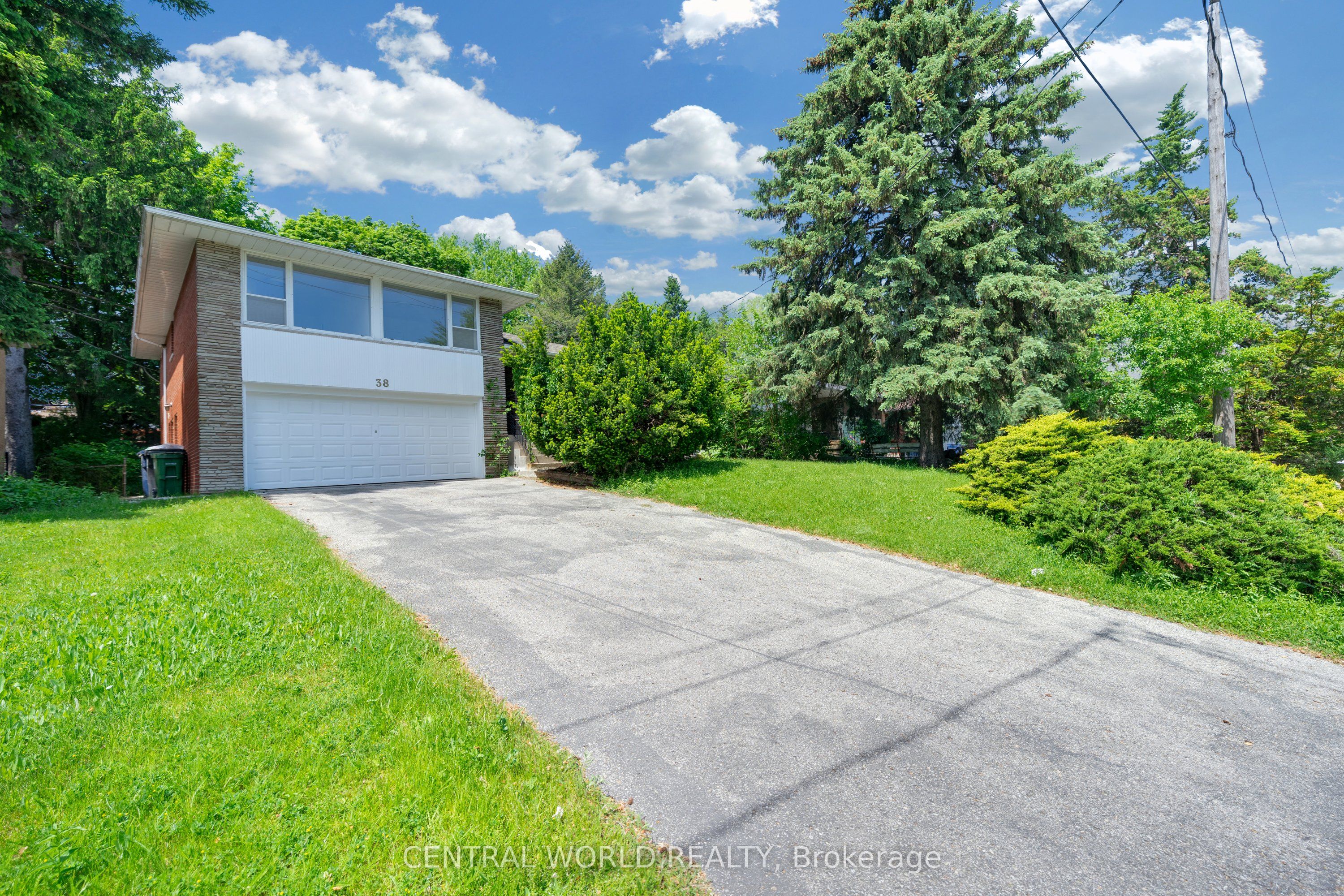 38 Denrock Drive, Toronto, ON M2K 1R2