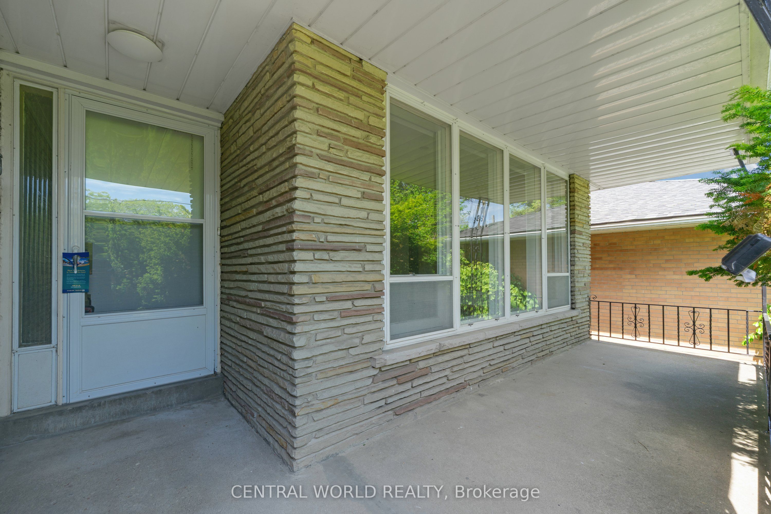 38 Denrock Drive, Toronto, ON M2K 1R2 photo 4