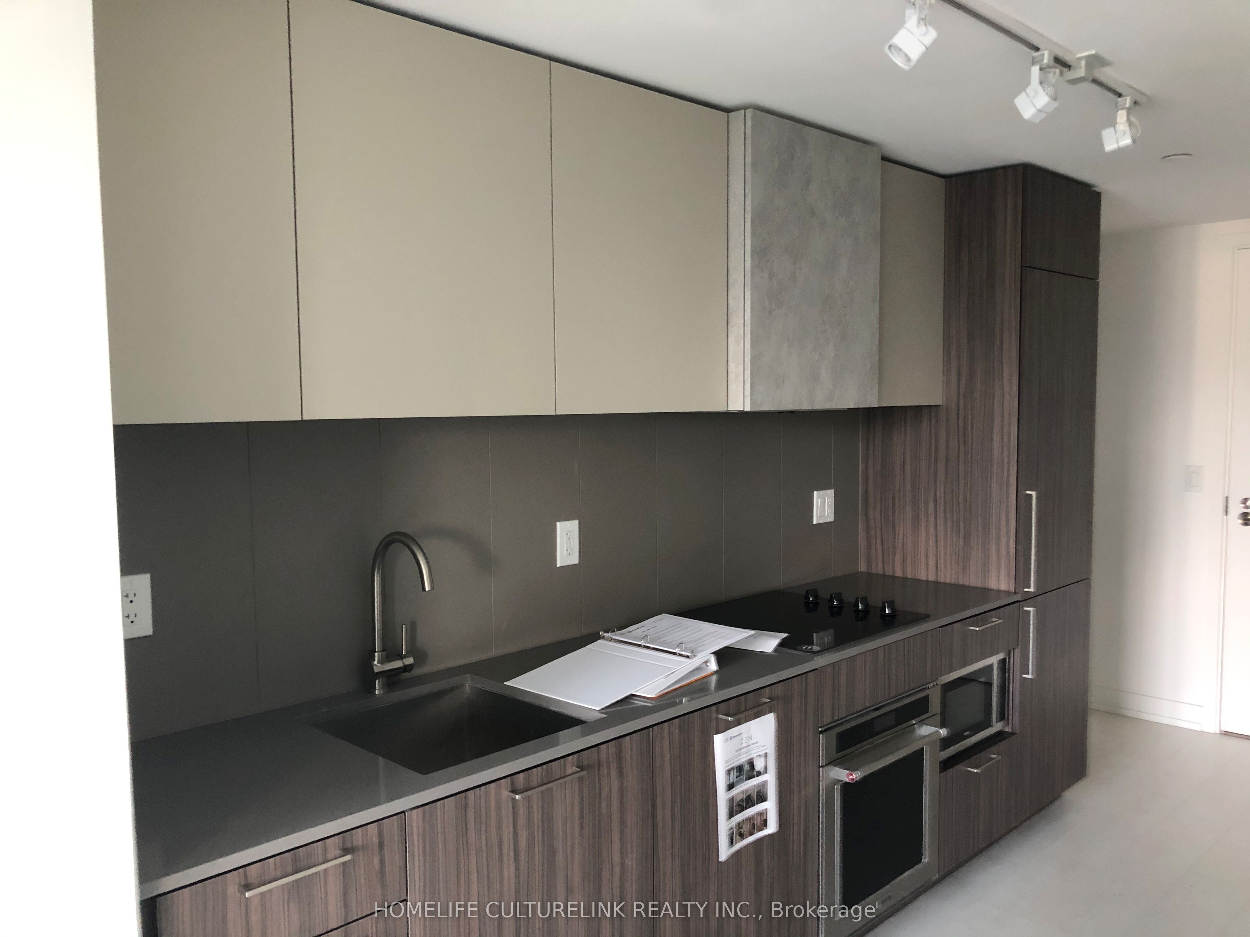 19 Western Battery Road 1201, Toronto, ON M6K 0E3 photo 4