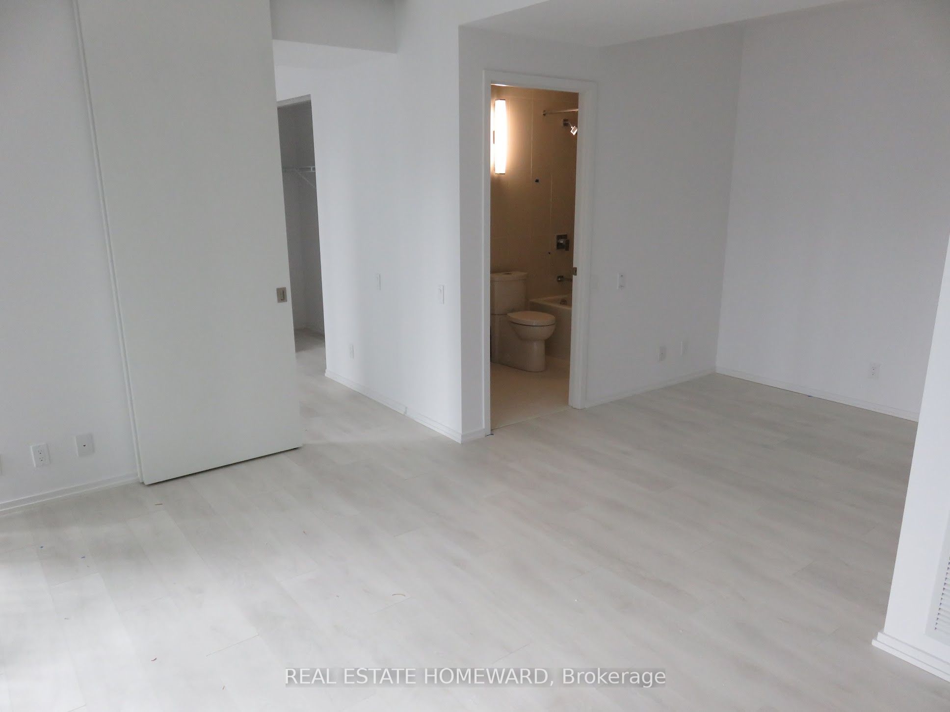 125 Peter Street 1913, Toronto, ON M5V 0M2 photo 5