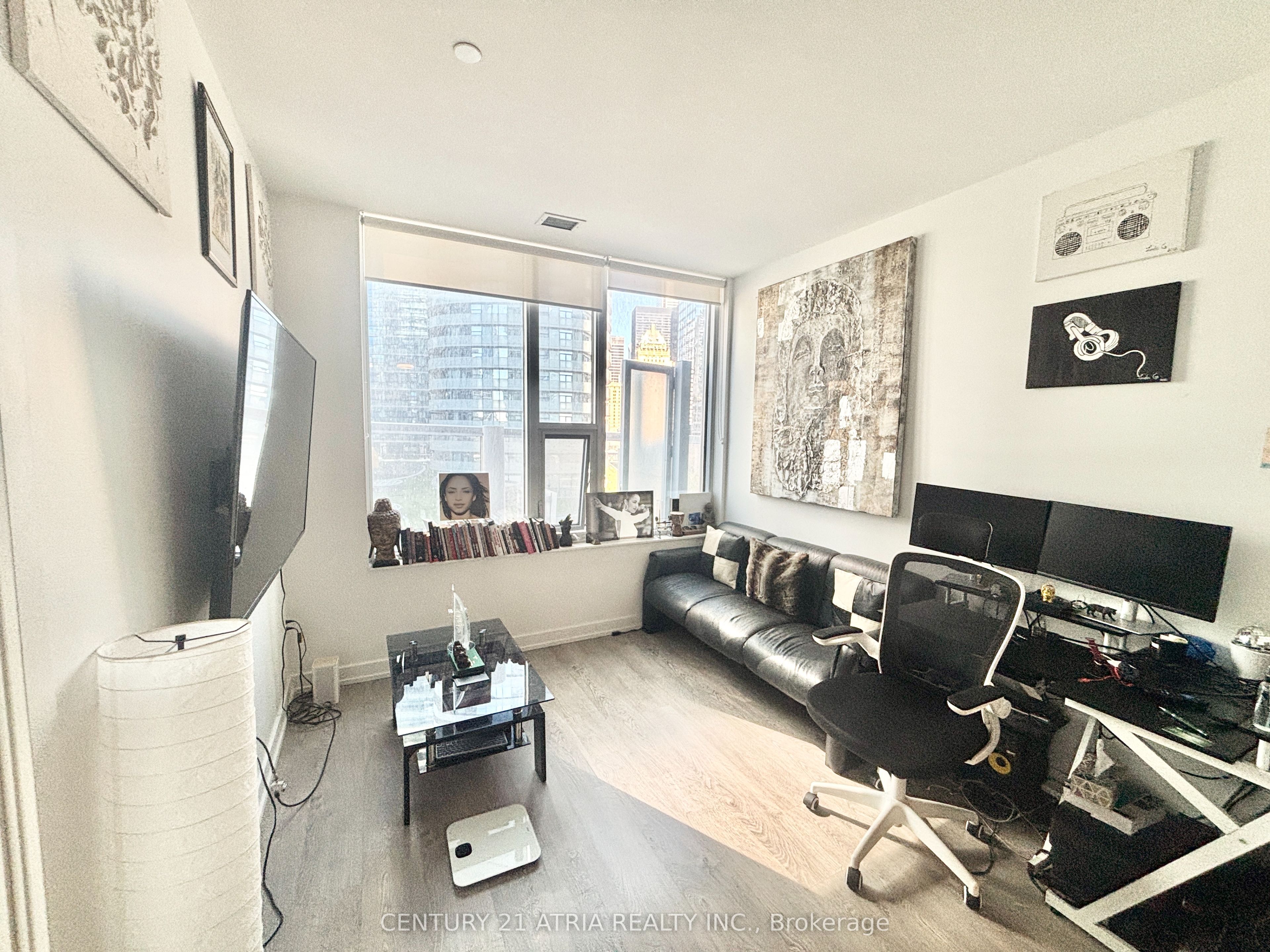 10 York Street 802, Toronto, ON M5J 0E1 photo 4