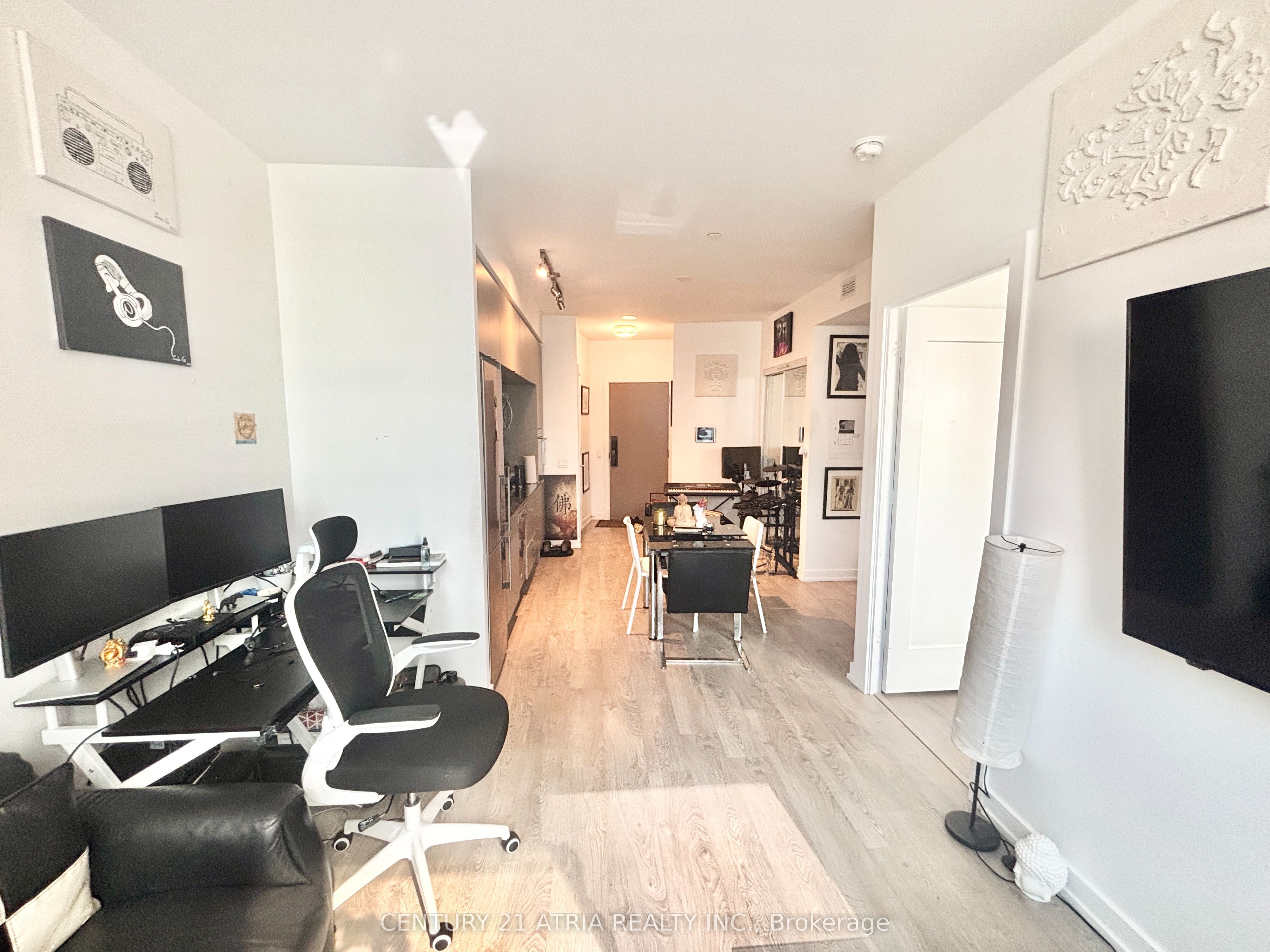 10 York Street 802, Toronto, ON M5J 0E1 photo 5