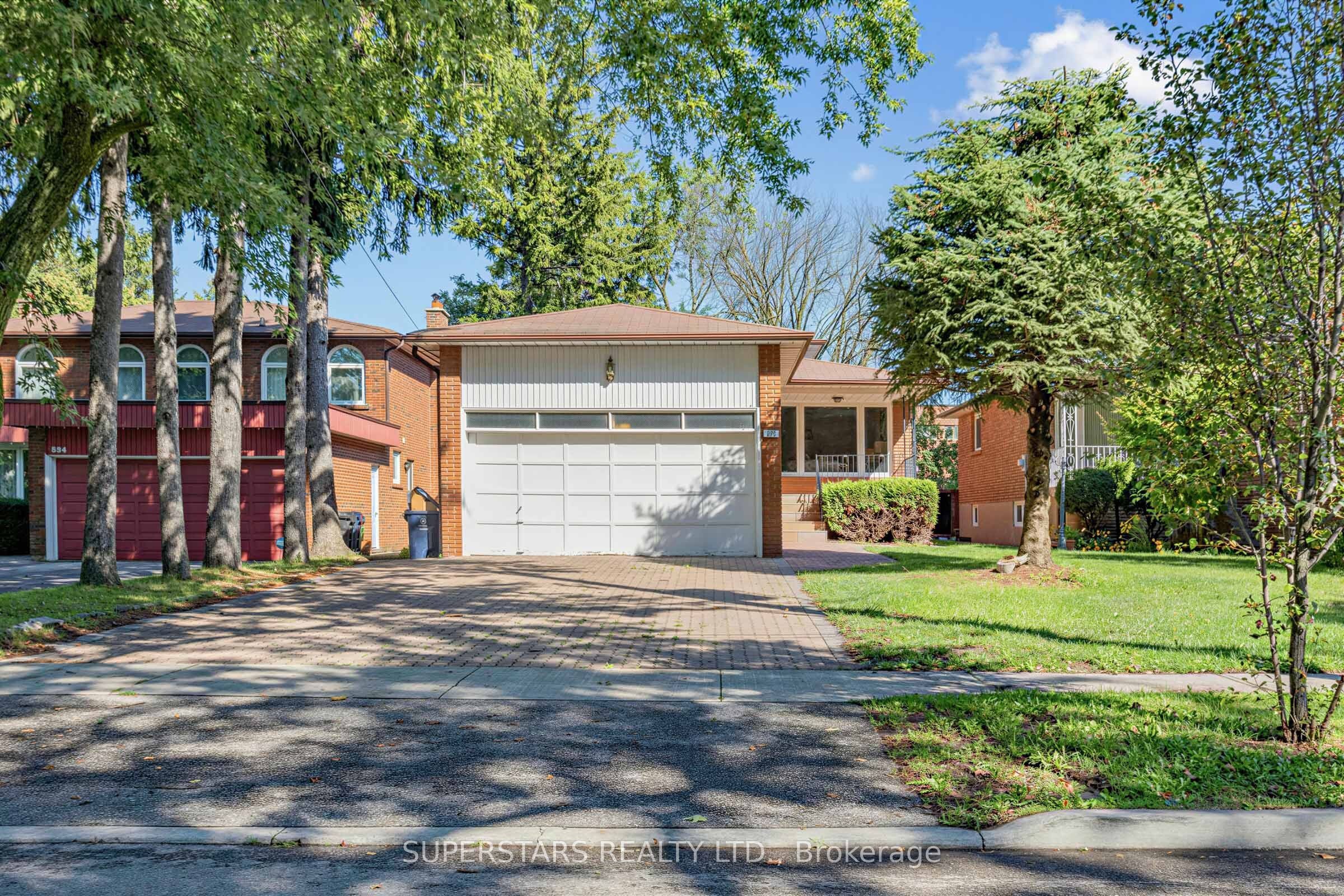 326 Mckee Avenue, Toronto, ON M2N 4E5